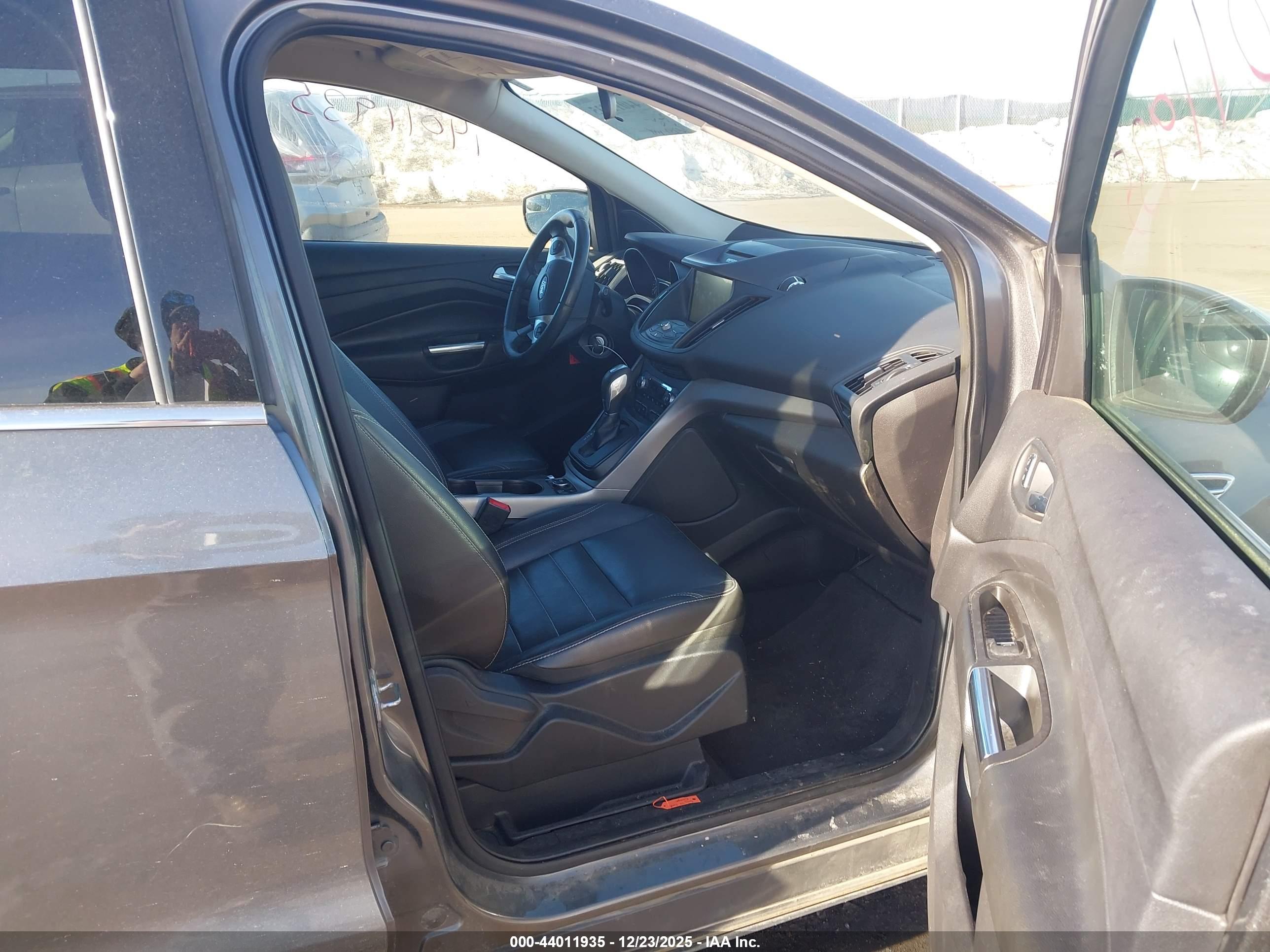 FORD ESCAPE image 5
