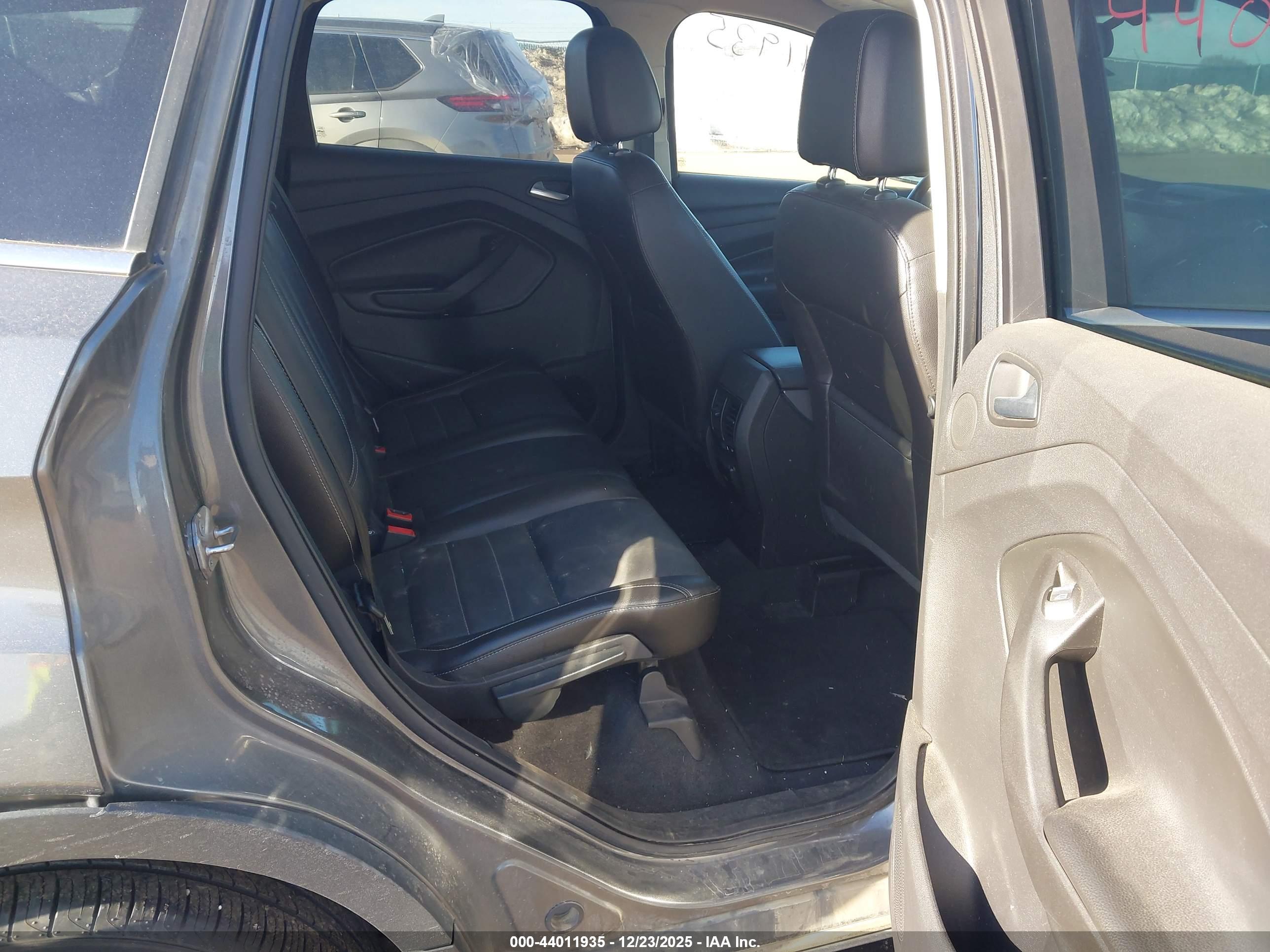 FORD ESCAPE image 8