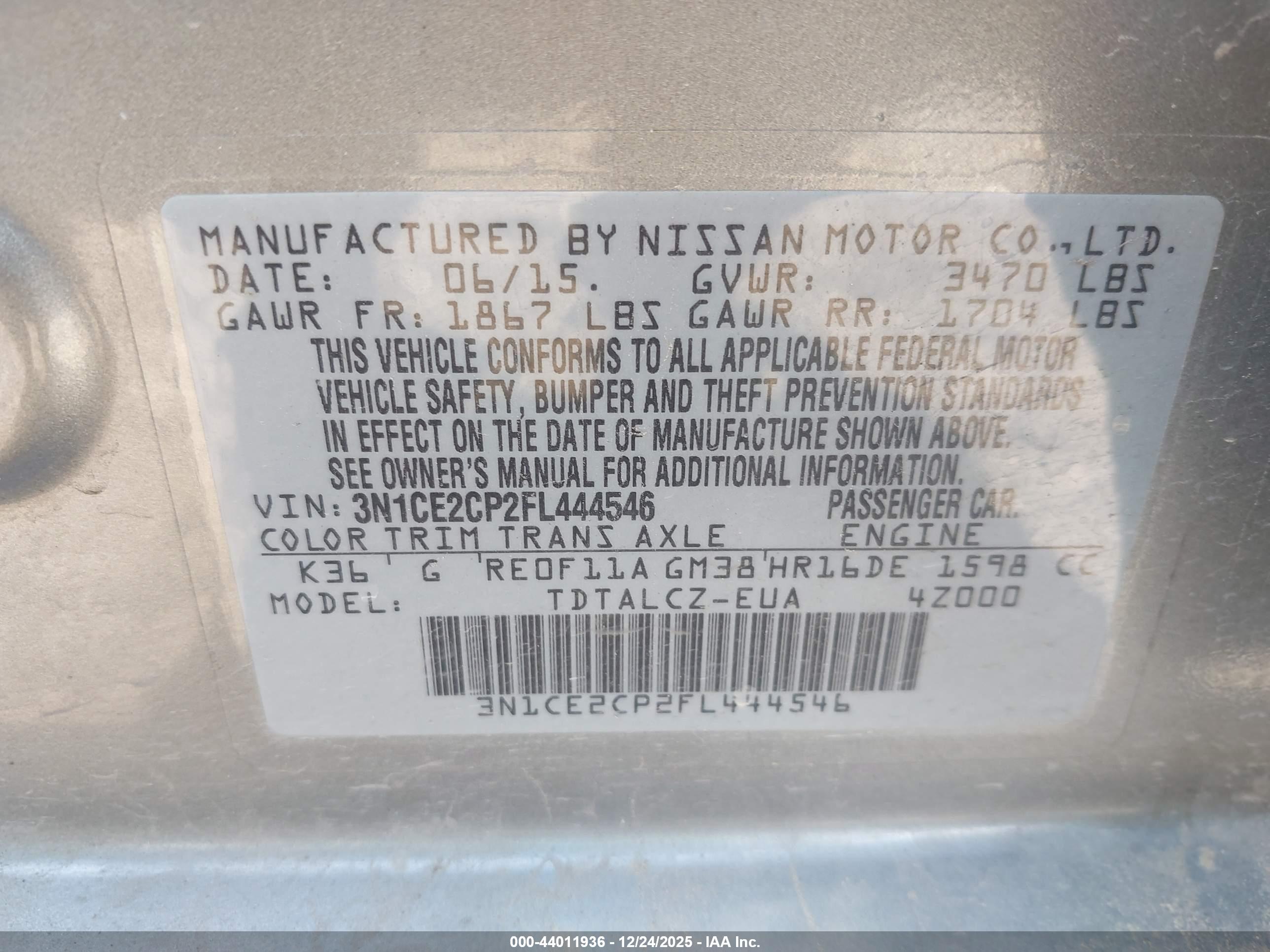 NISSAN VERSA image 9