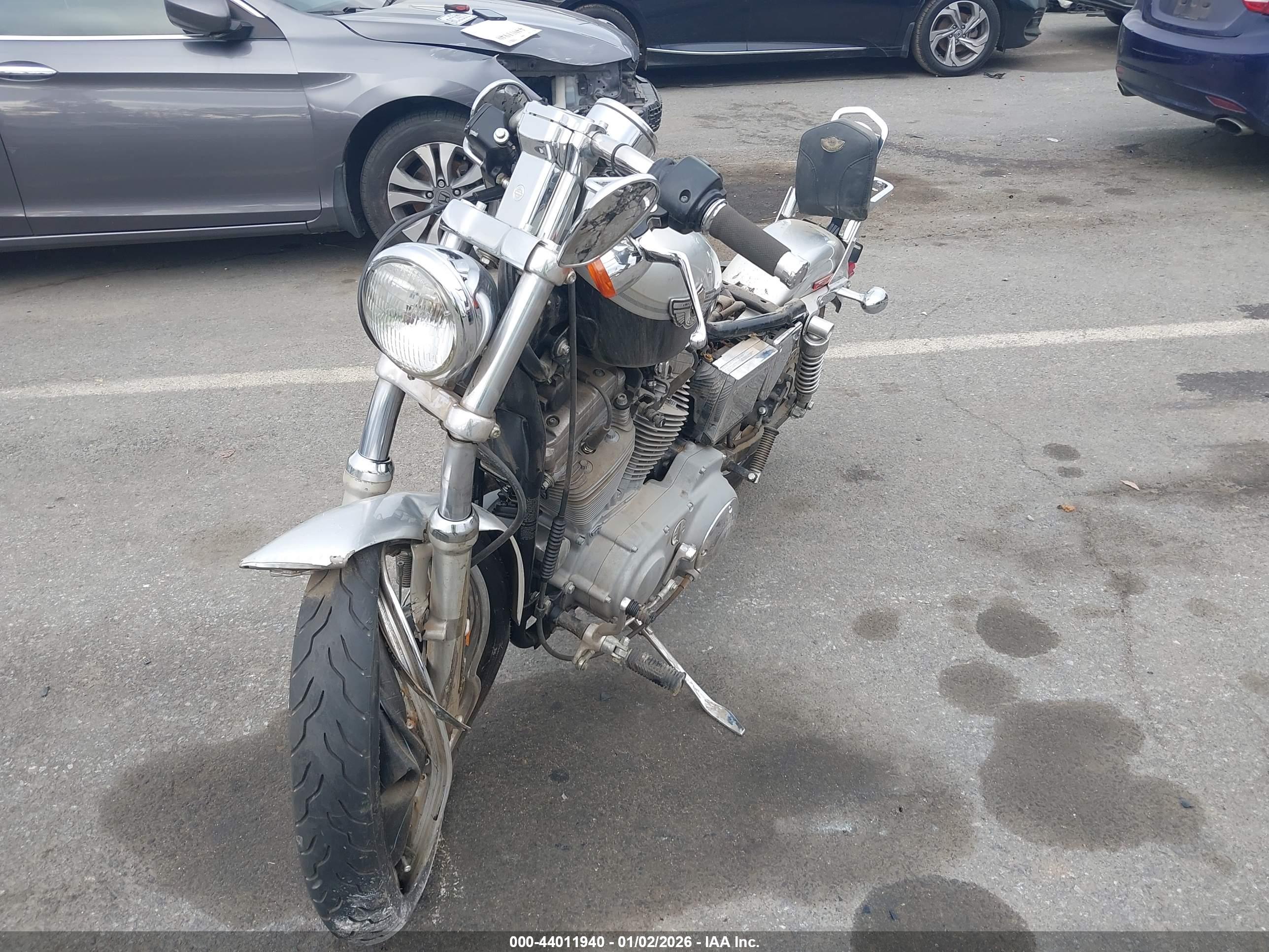 HARLEY-DAVIDSON XL883 image 2