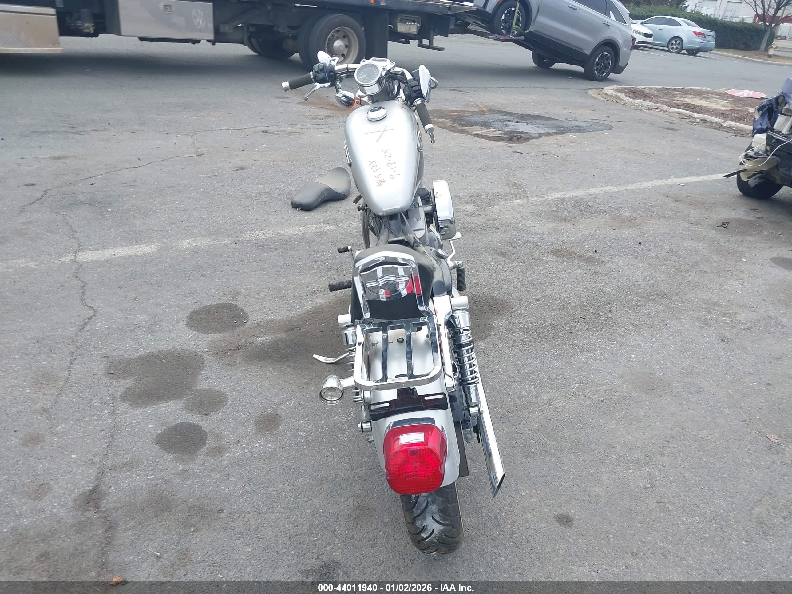 HARLEY-DAVIDSON XL883 image 6