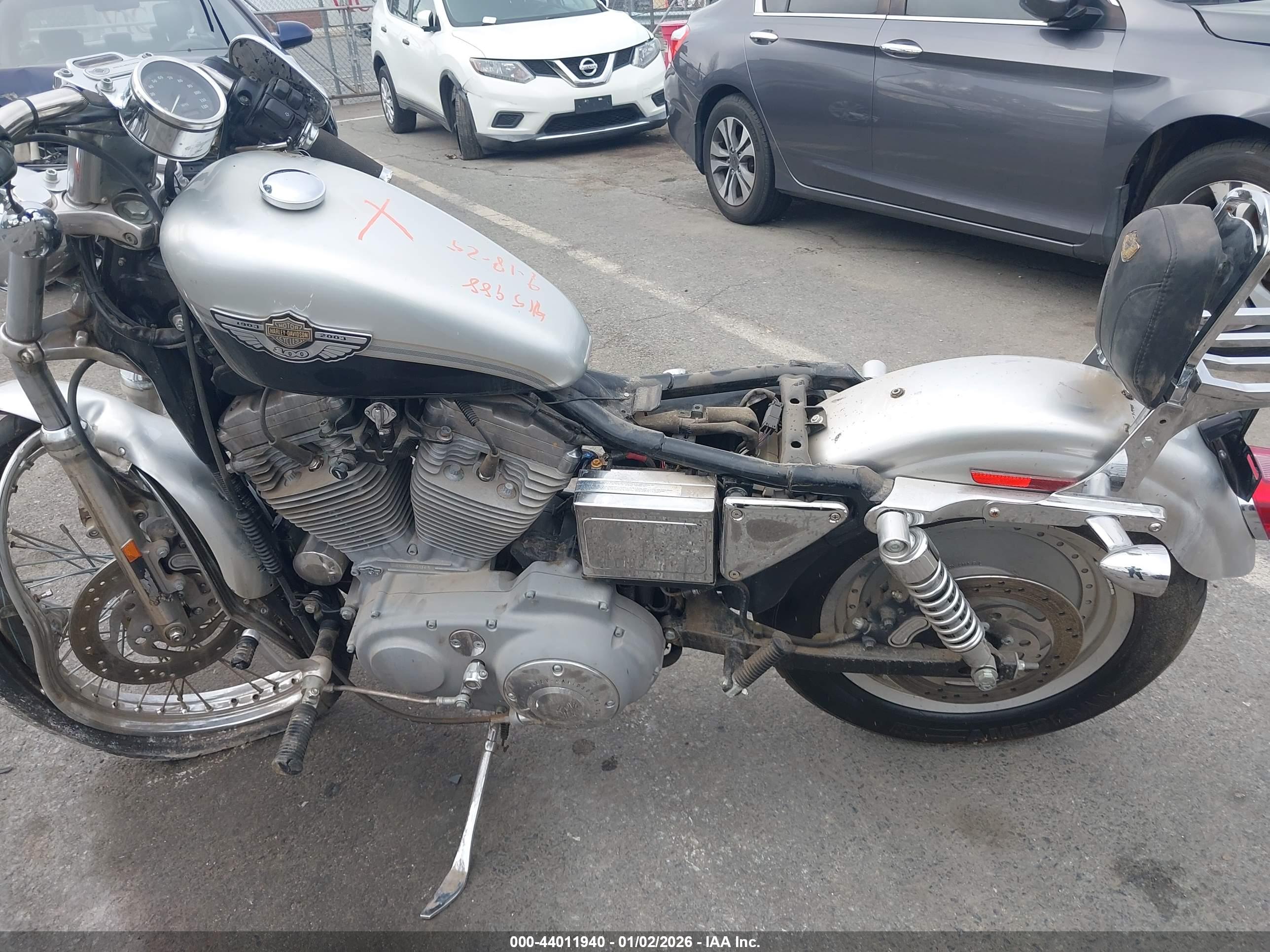 HARLEY-DAVIDSON XL883 image 9