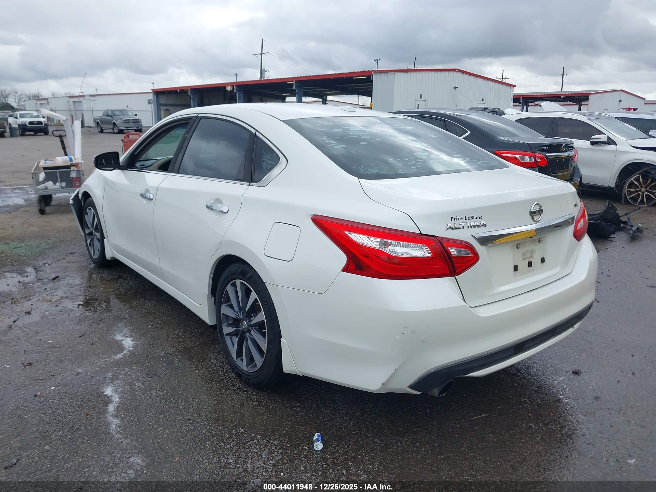 NISSAN ALTIMA image 3