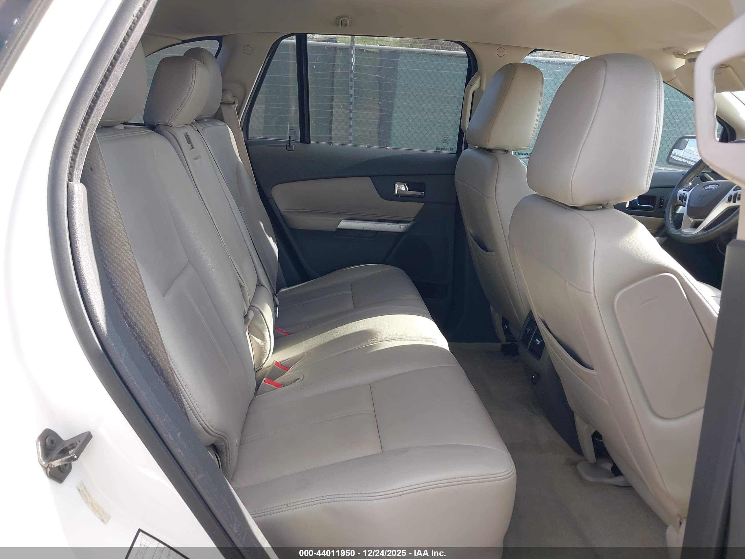 FORD EDGE image 8