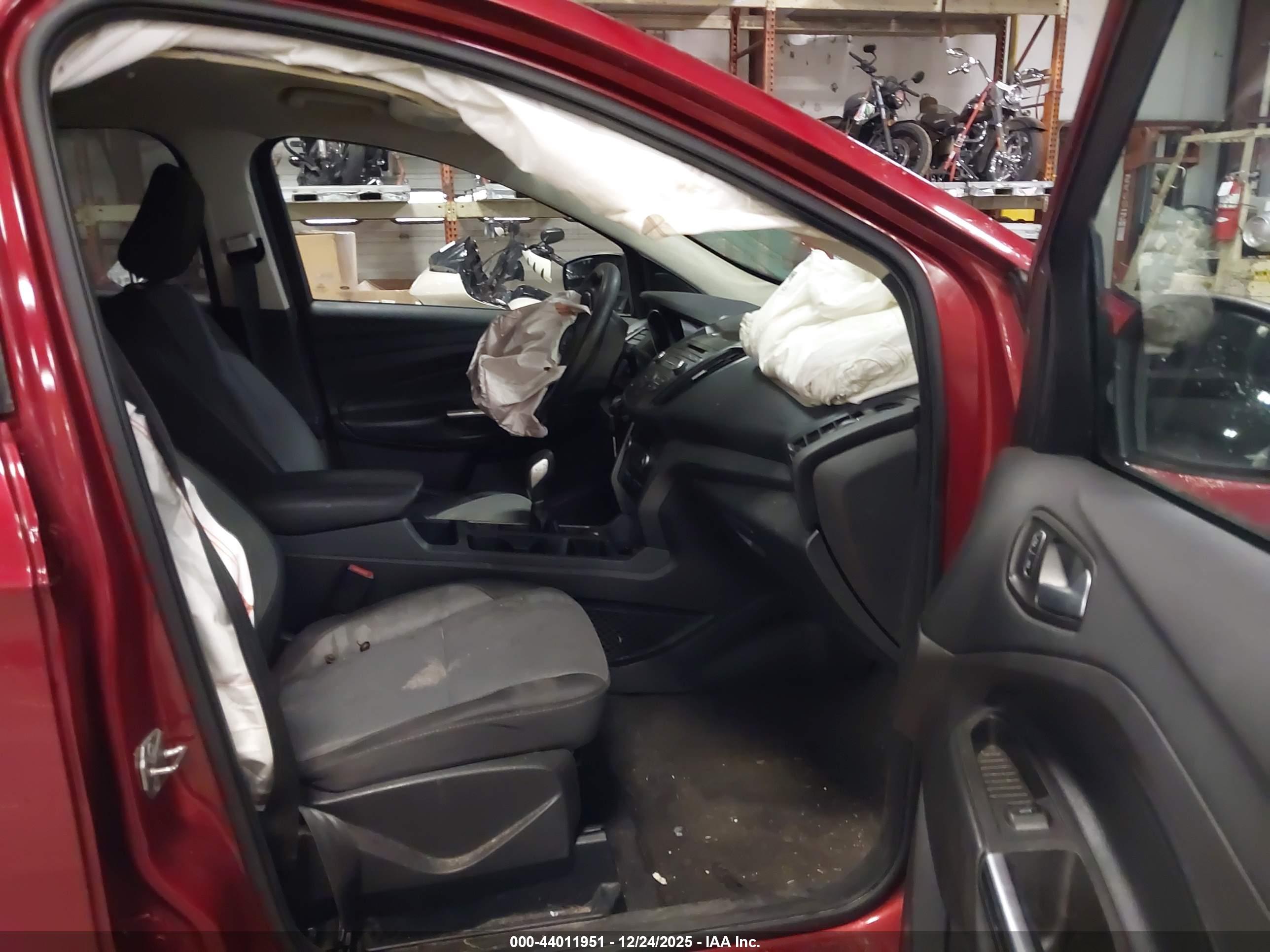 FORD ESCAPE image 5
