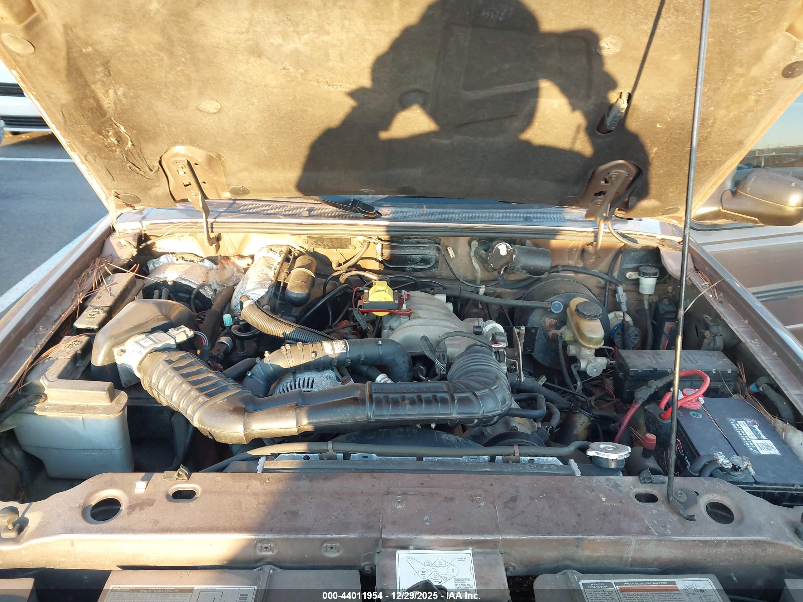 MAZDA B3000 image 10