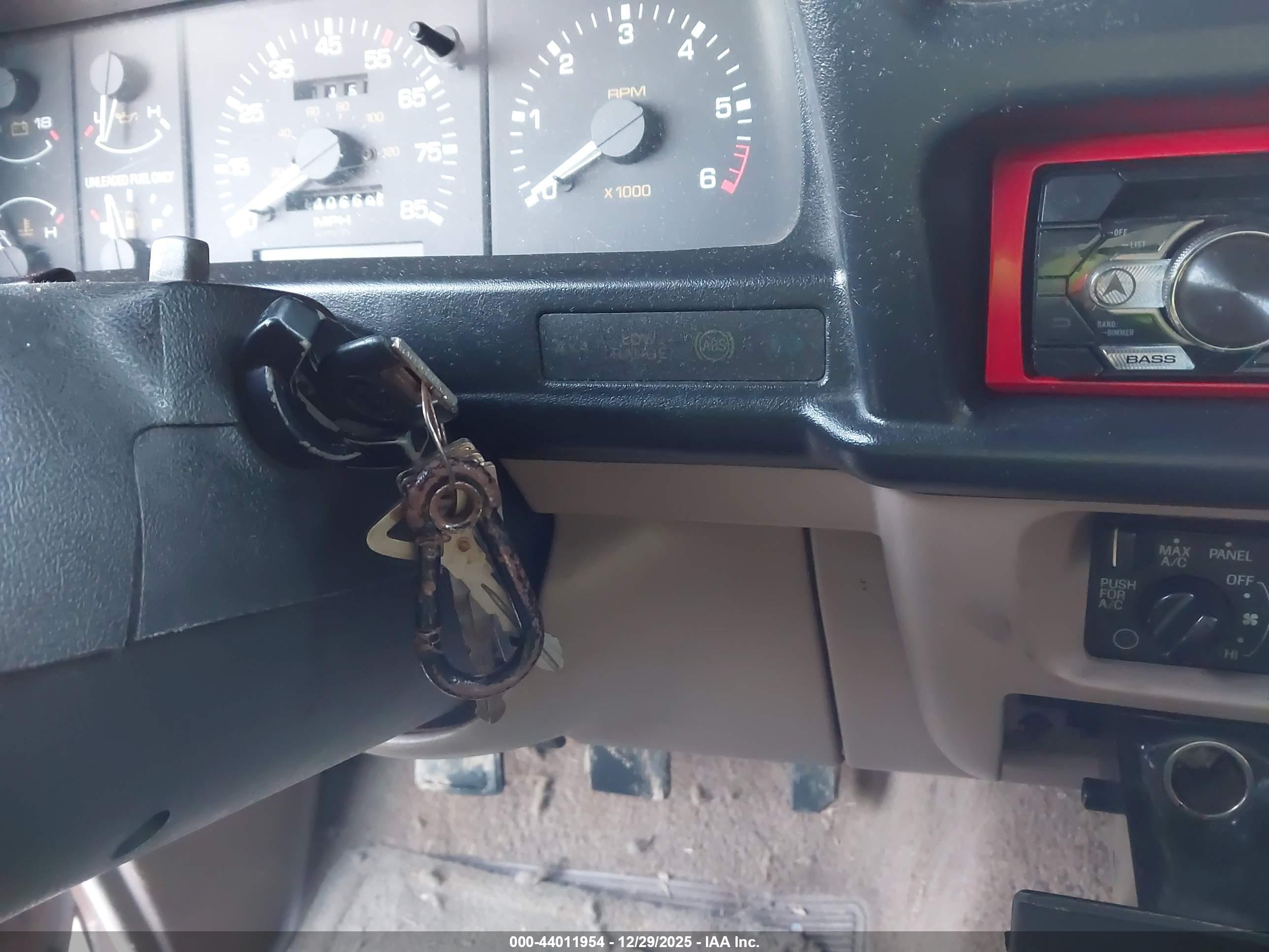 MAZDA B3000 image 11