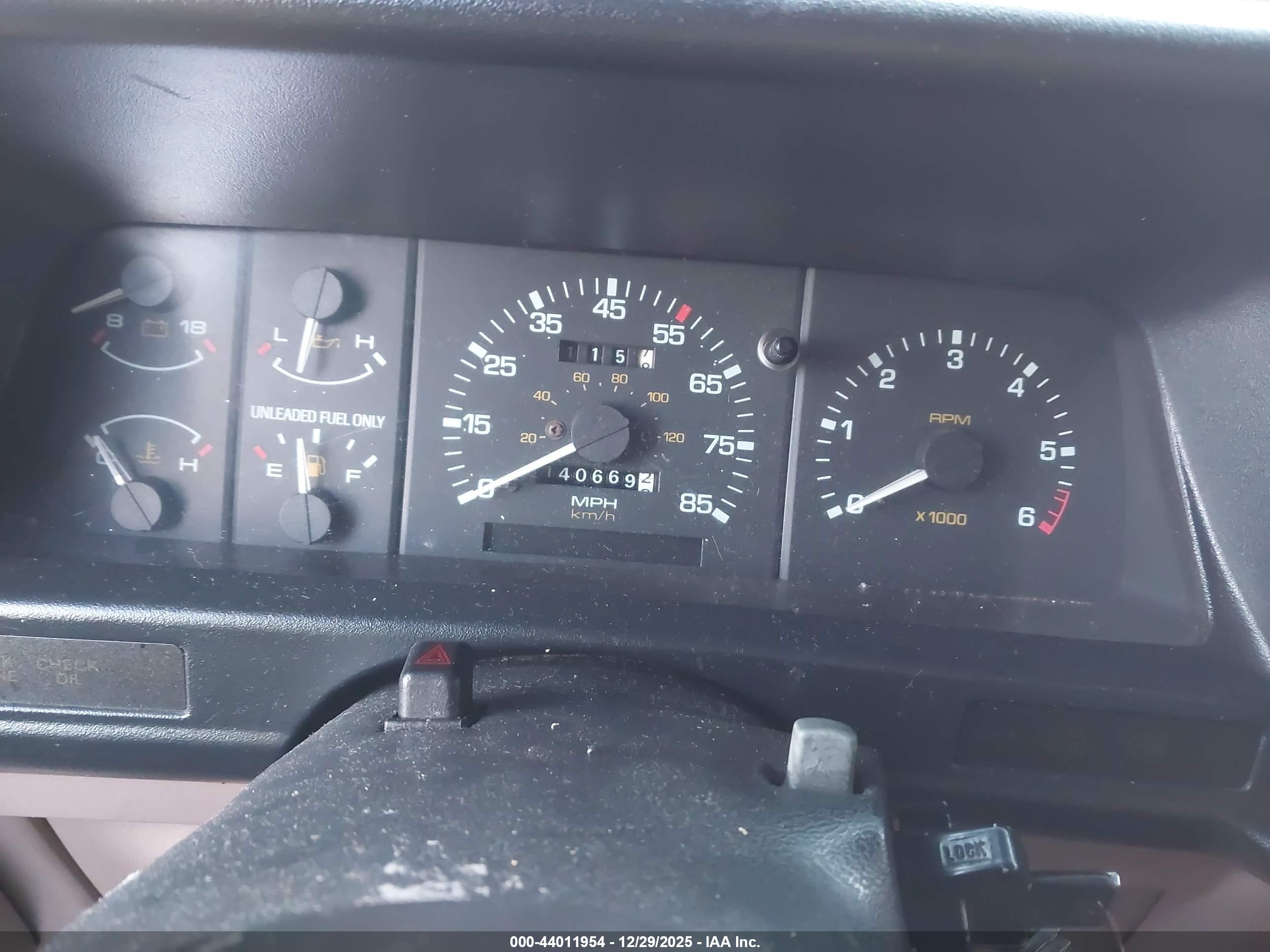 MAZDA B3000 image 7