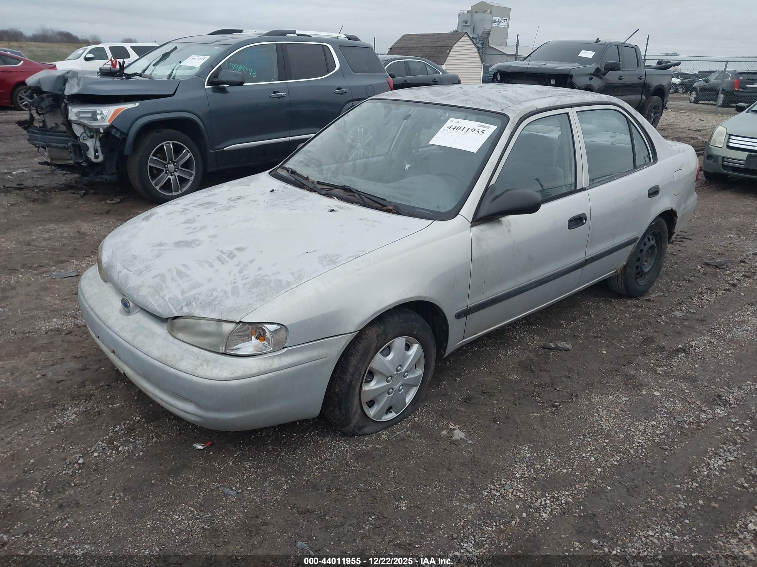 CHEVROLET PRIZM image 2