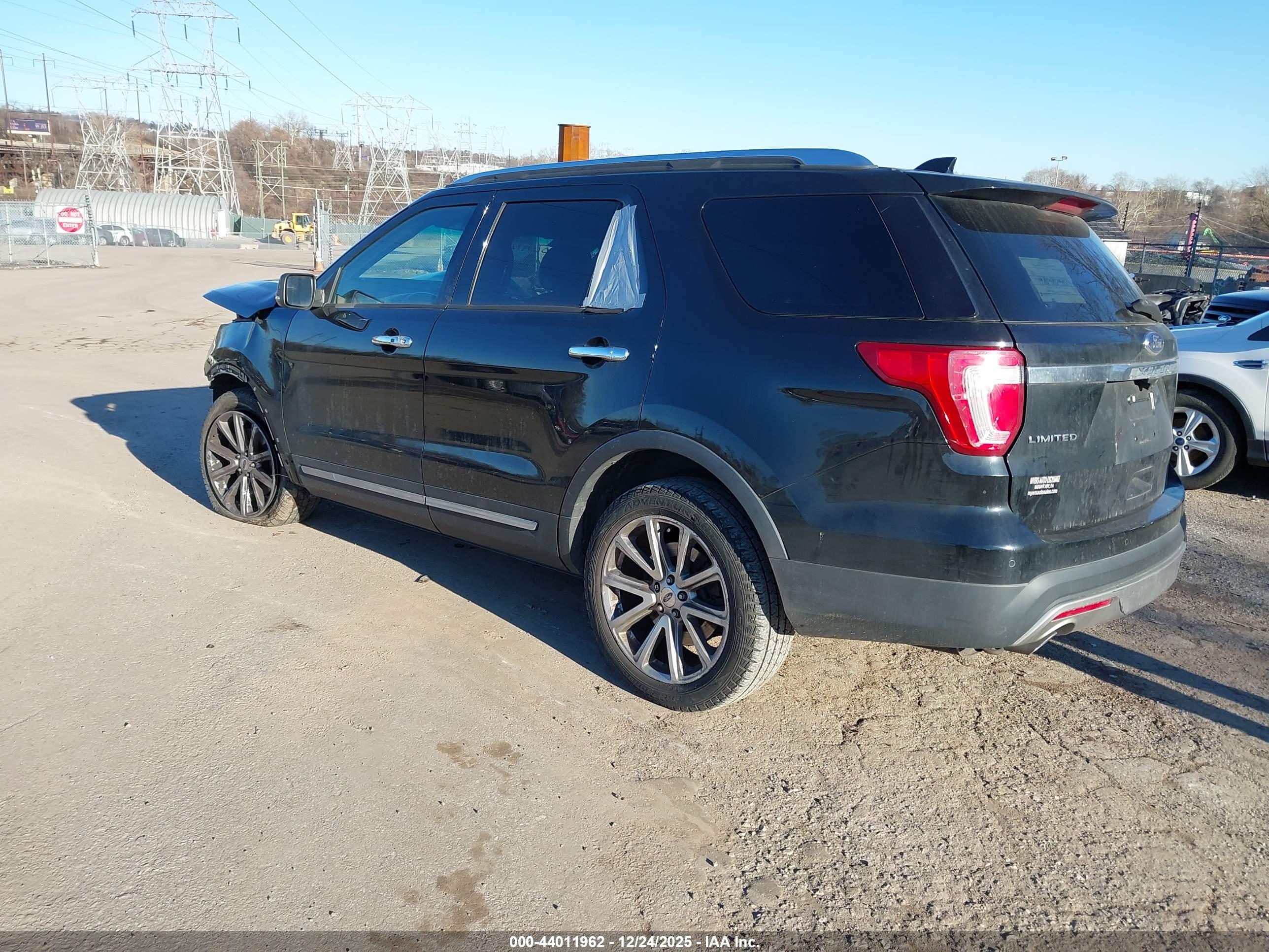 FORD EXPLORER image 3