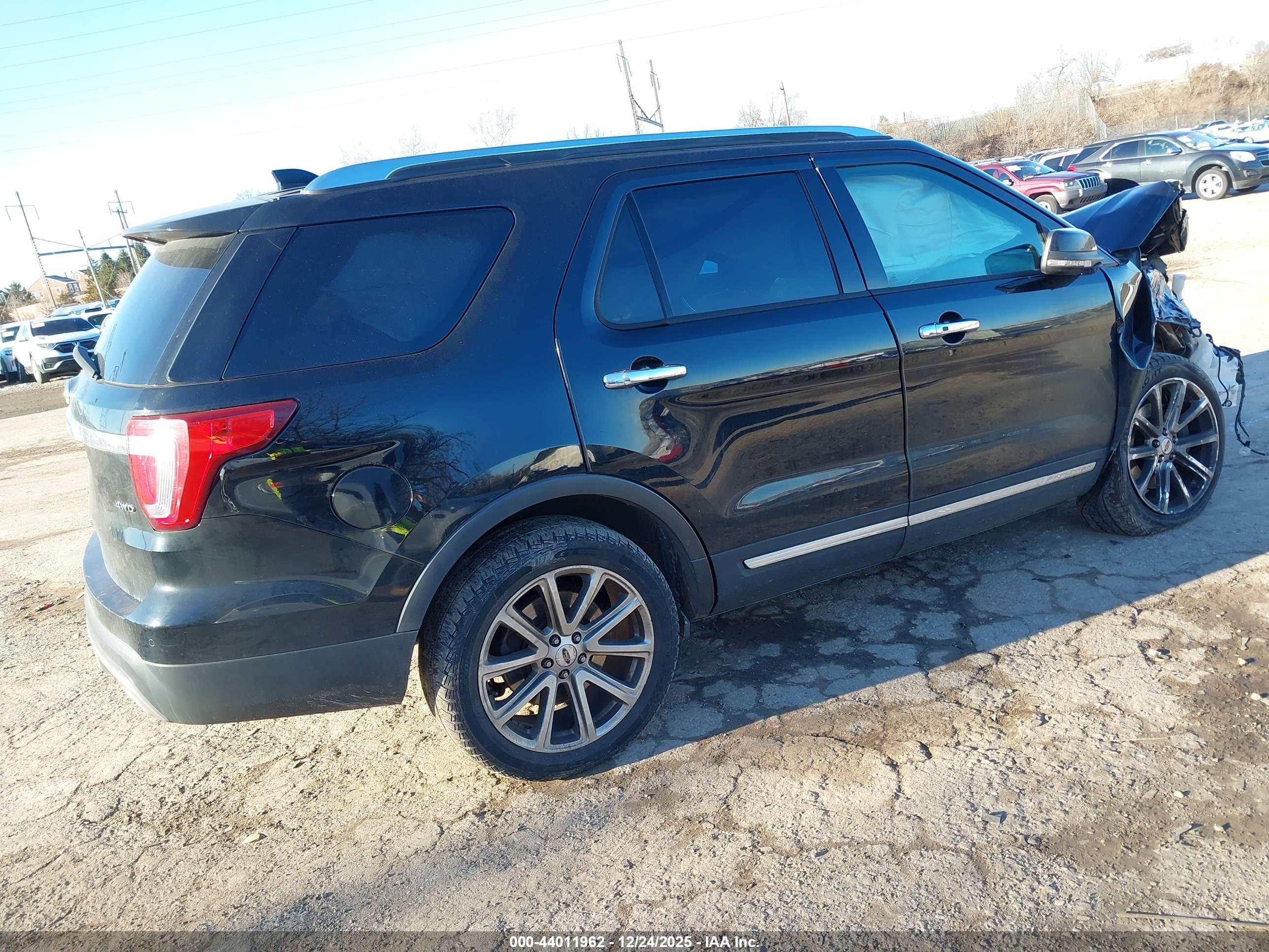 FORD EXPLORER image 4