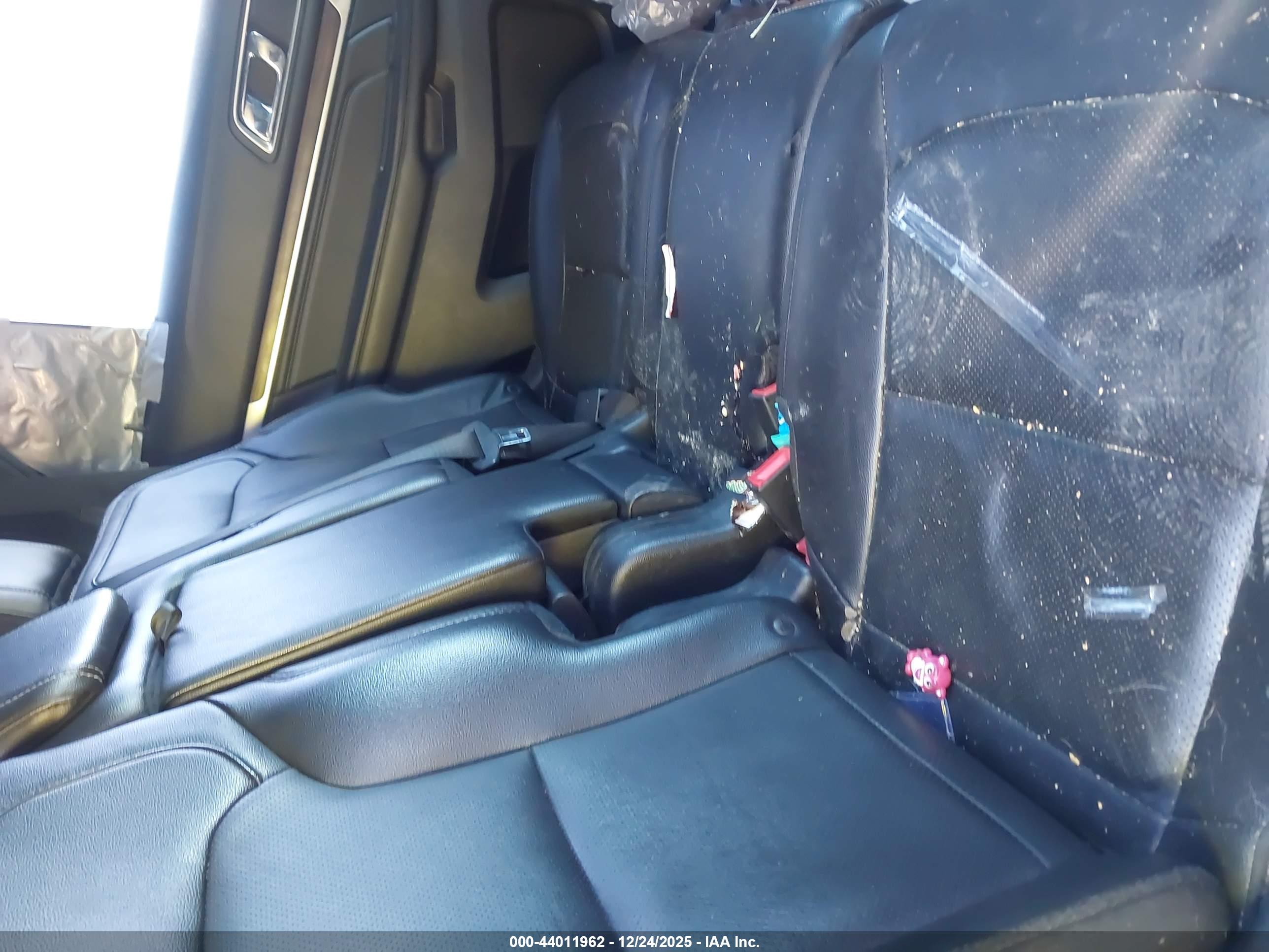 FORD EXPLORER image 8
