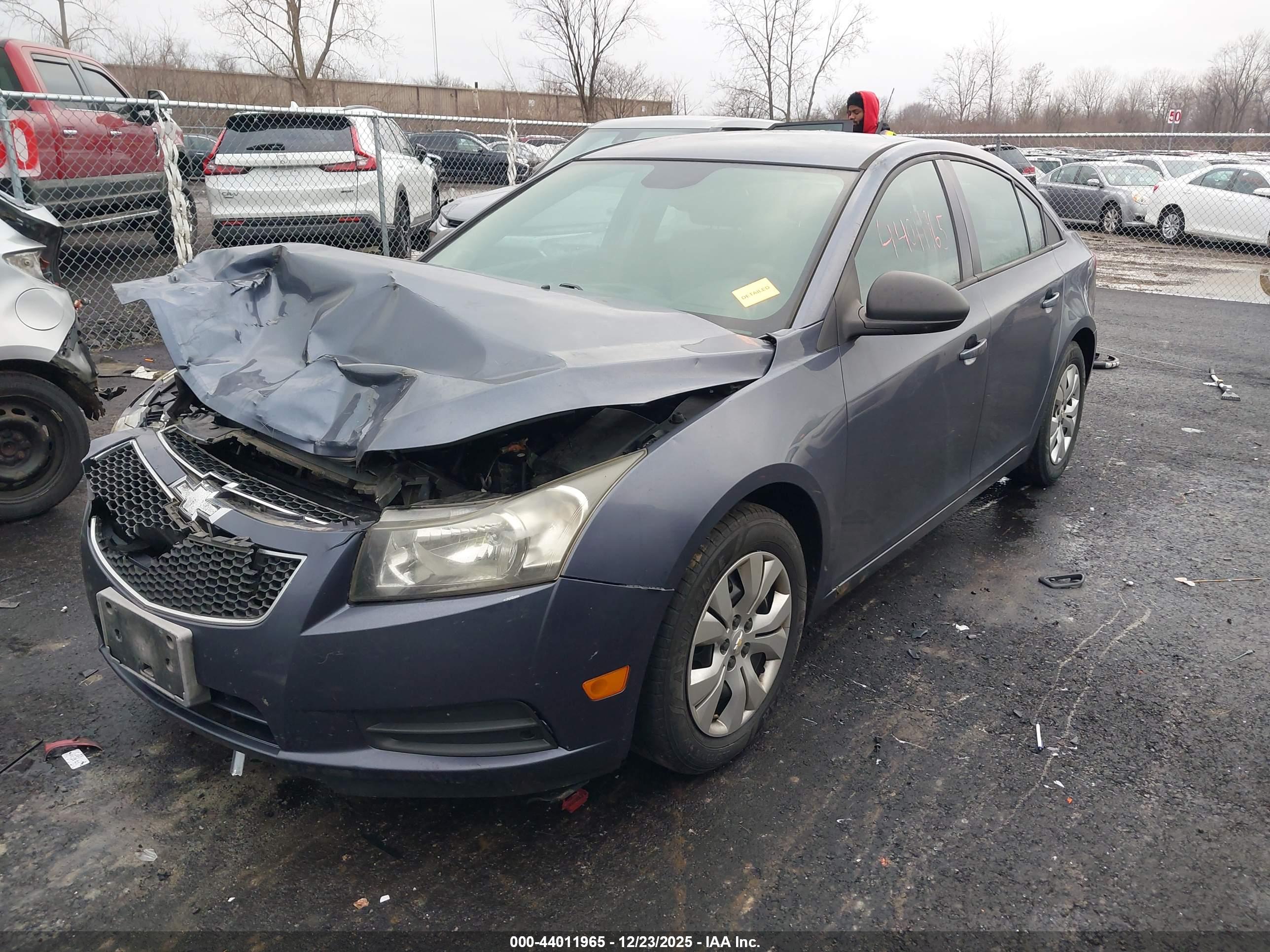 CHEVROLET CRUZE image 2