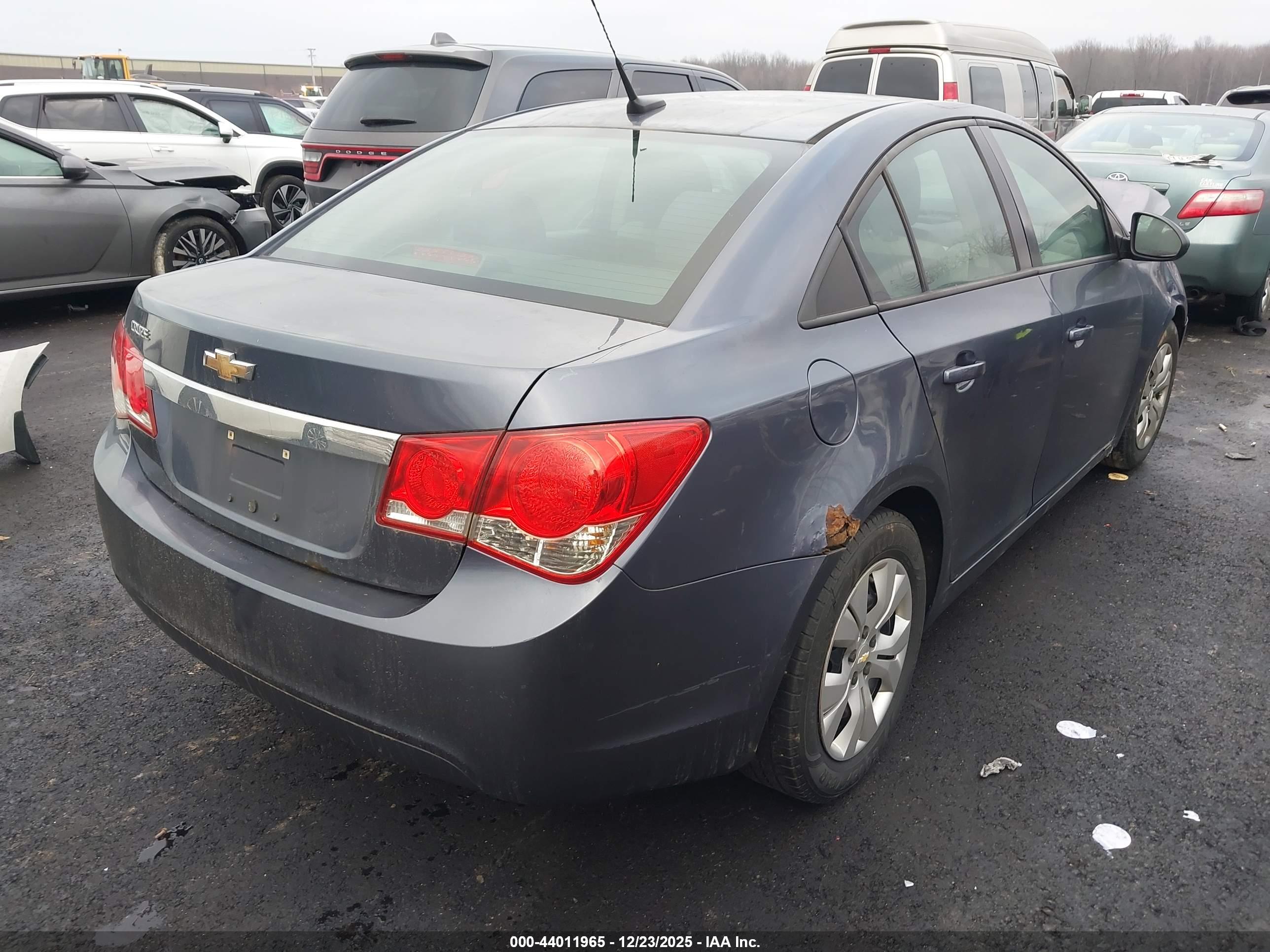 CHEVROLET CRUZE image 4