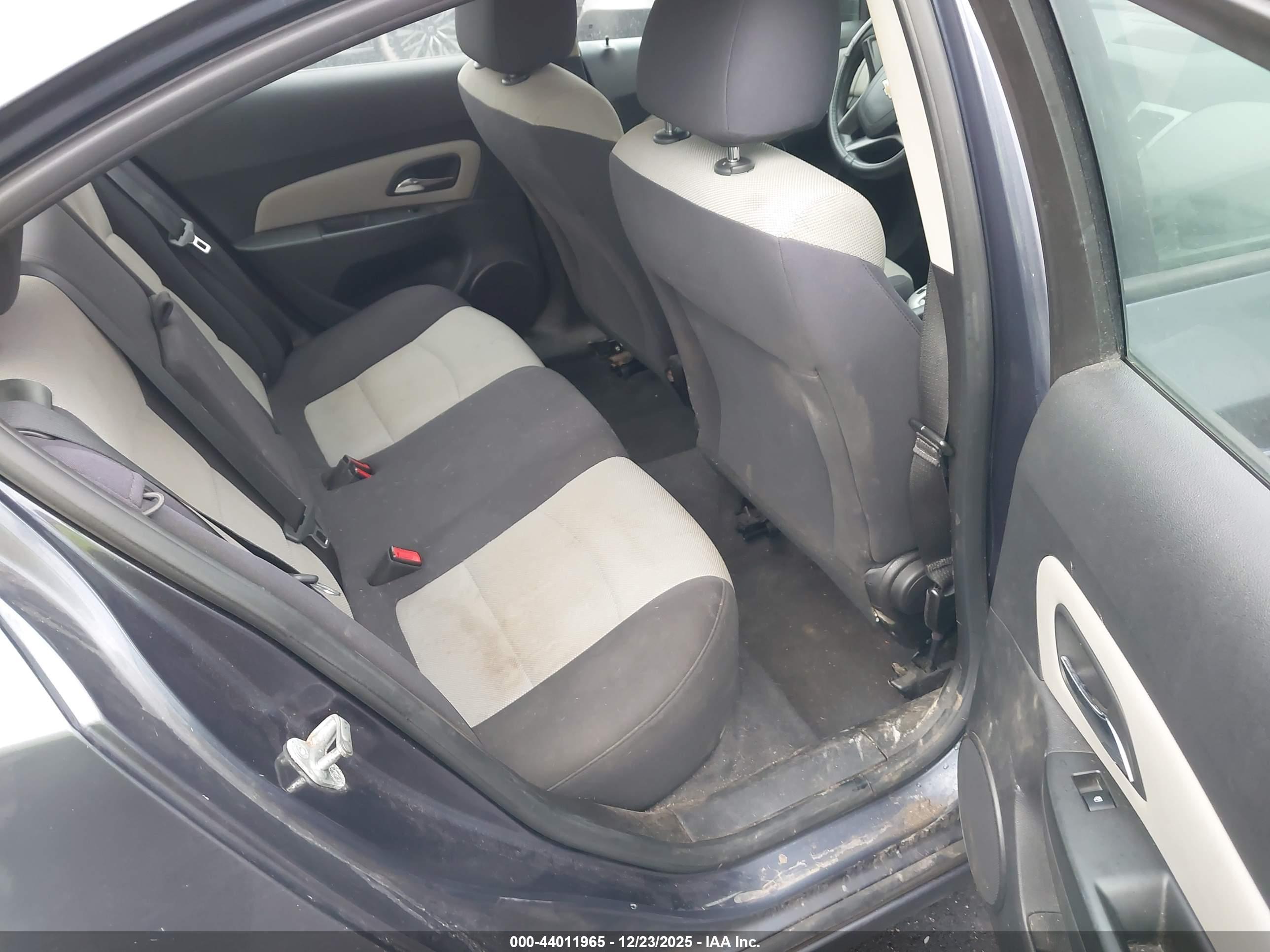 CHEVROLET CRUZE image 8