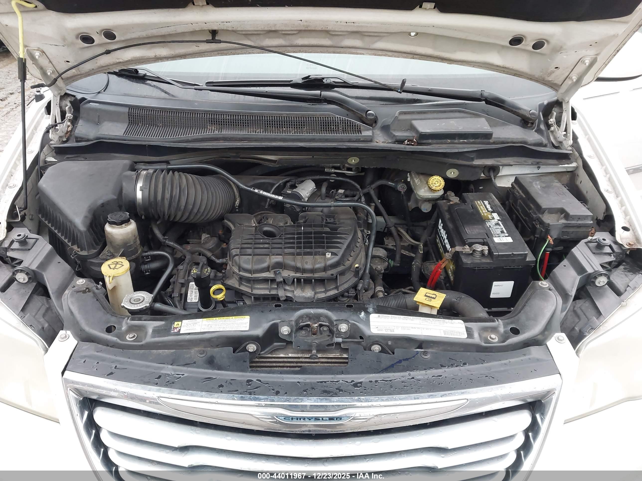 CHRYSLER TOWN image 10