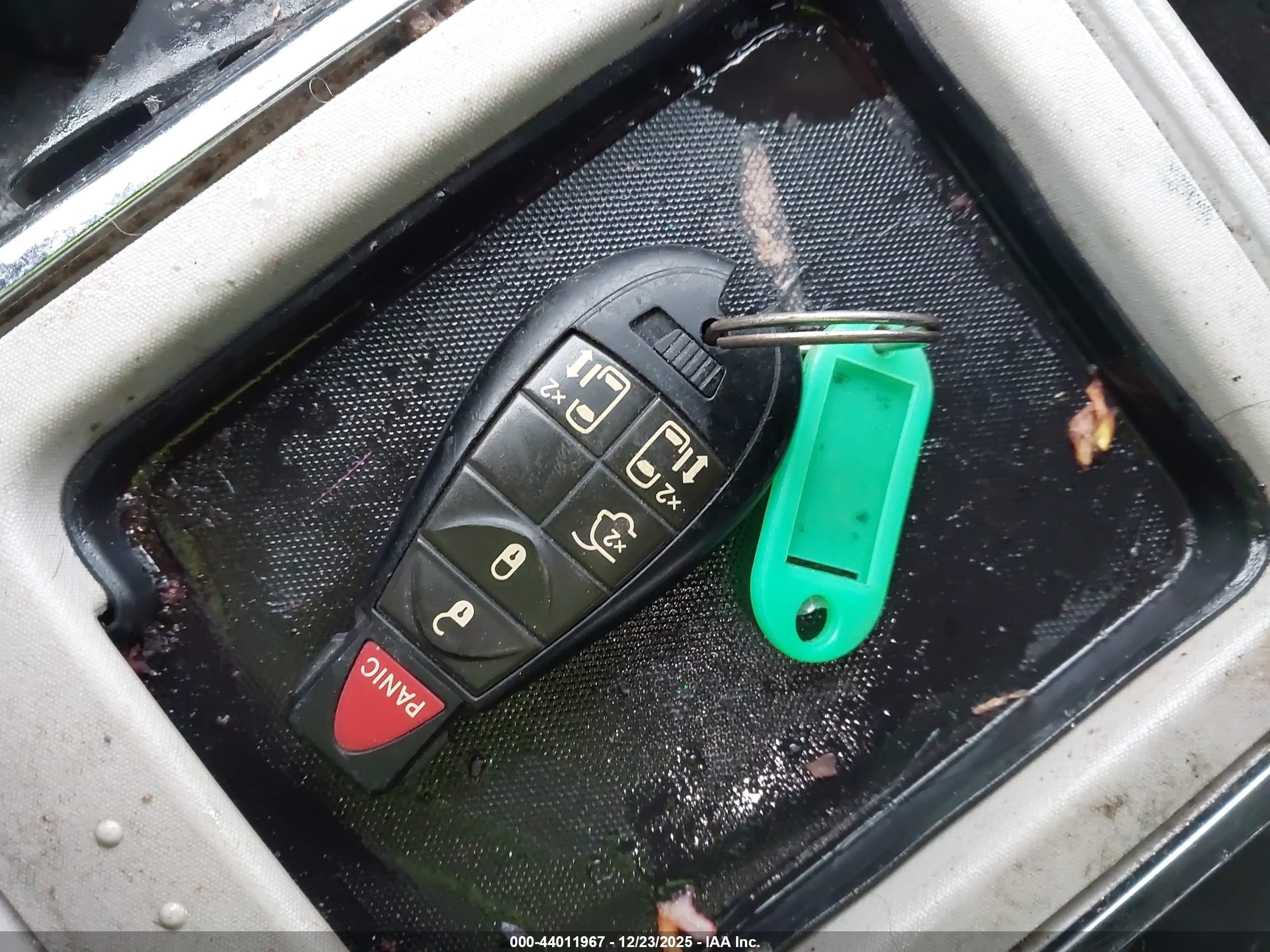 CHRYSLER TOWN image 11
