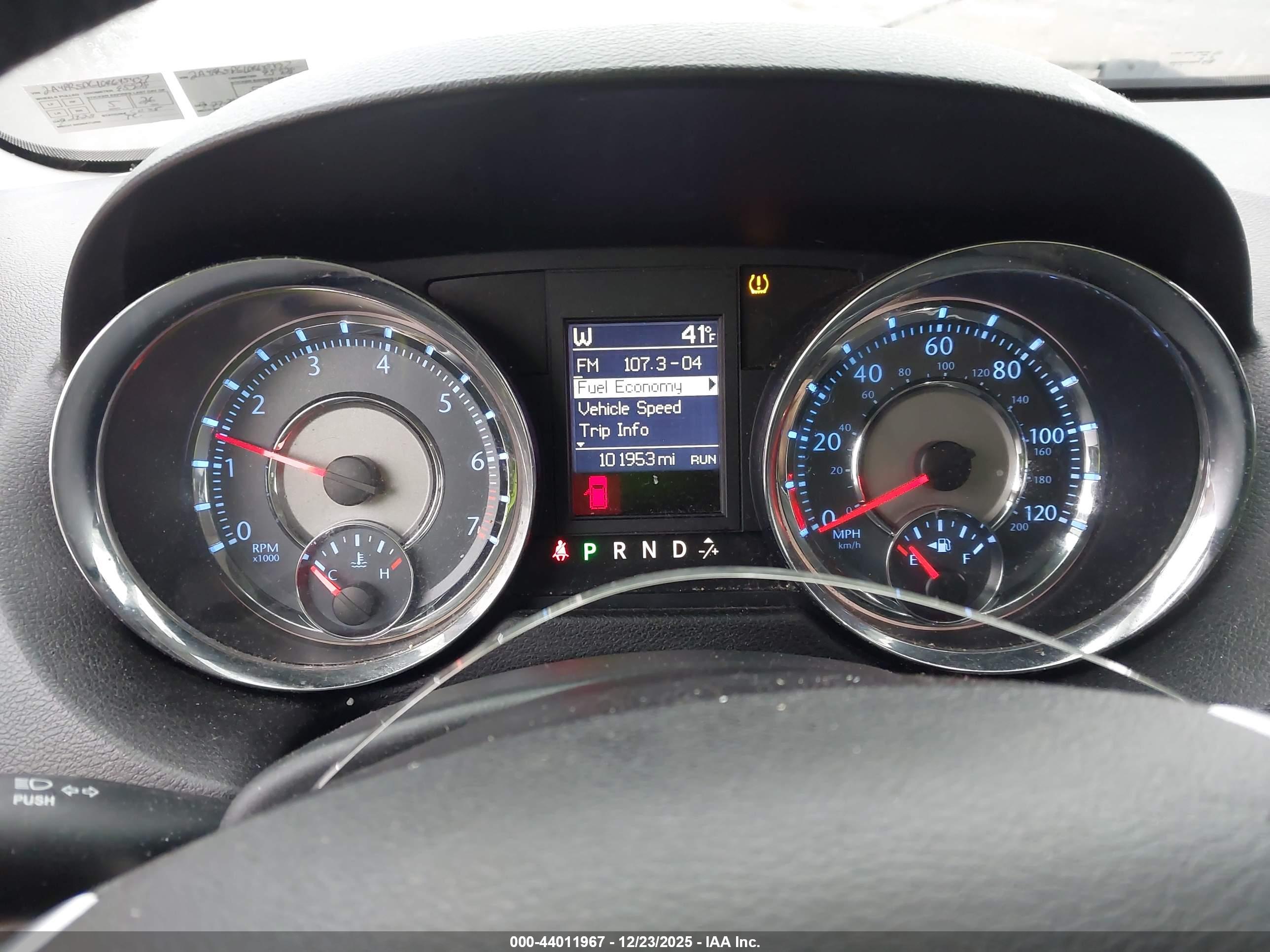 CHRYSLER TOWN image 7
