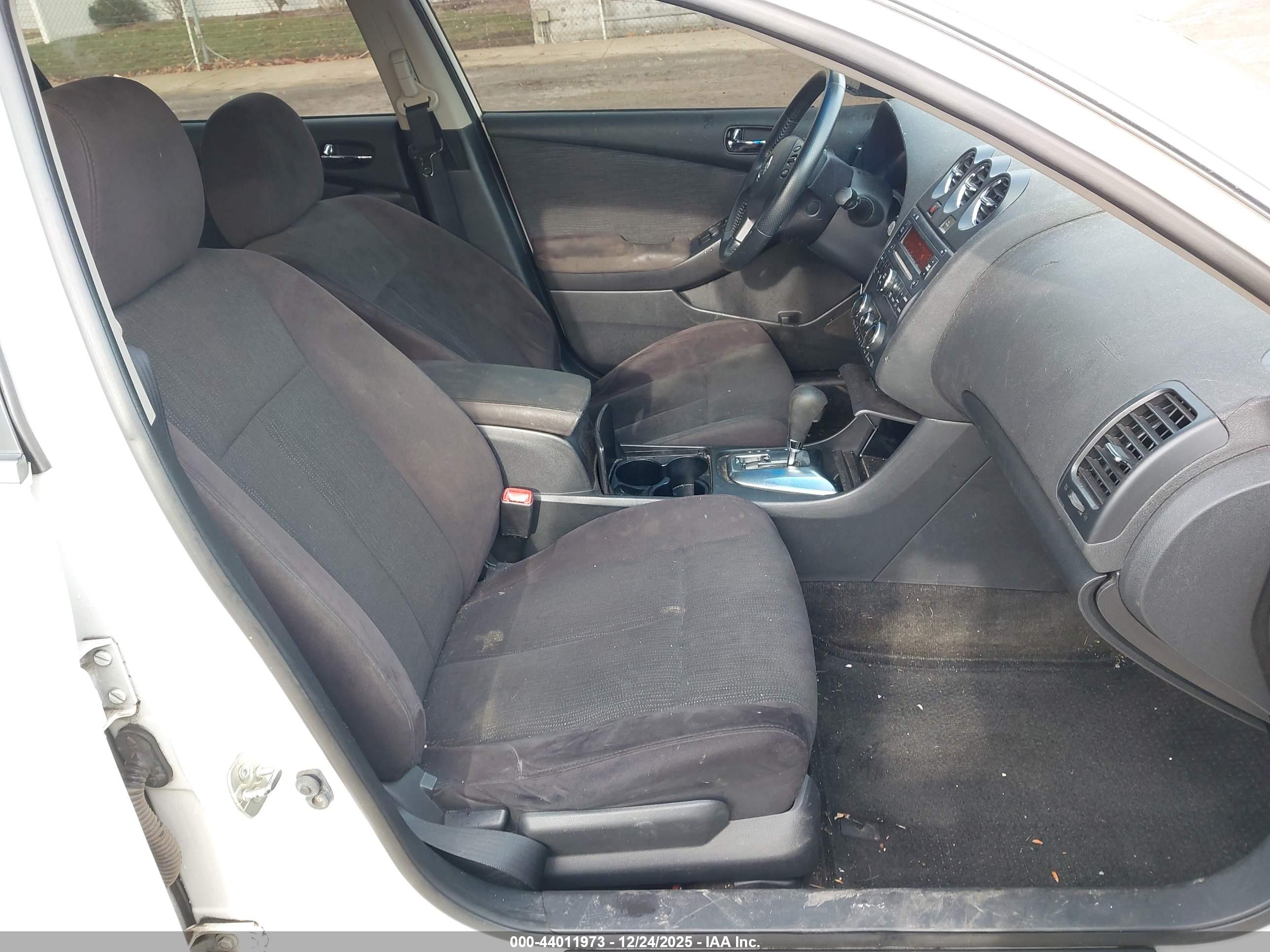 NISSAN ALTIMA image 5