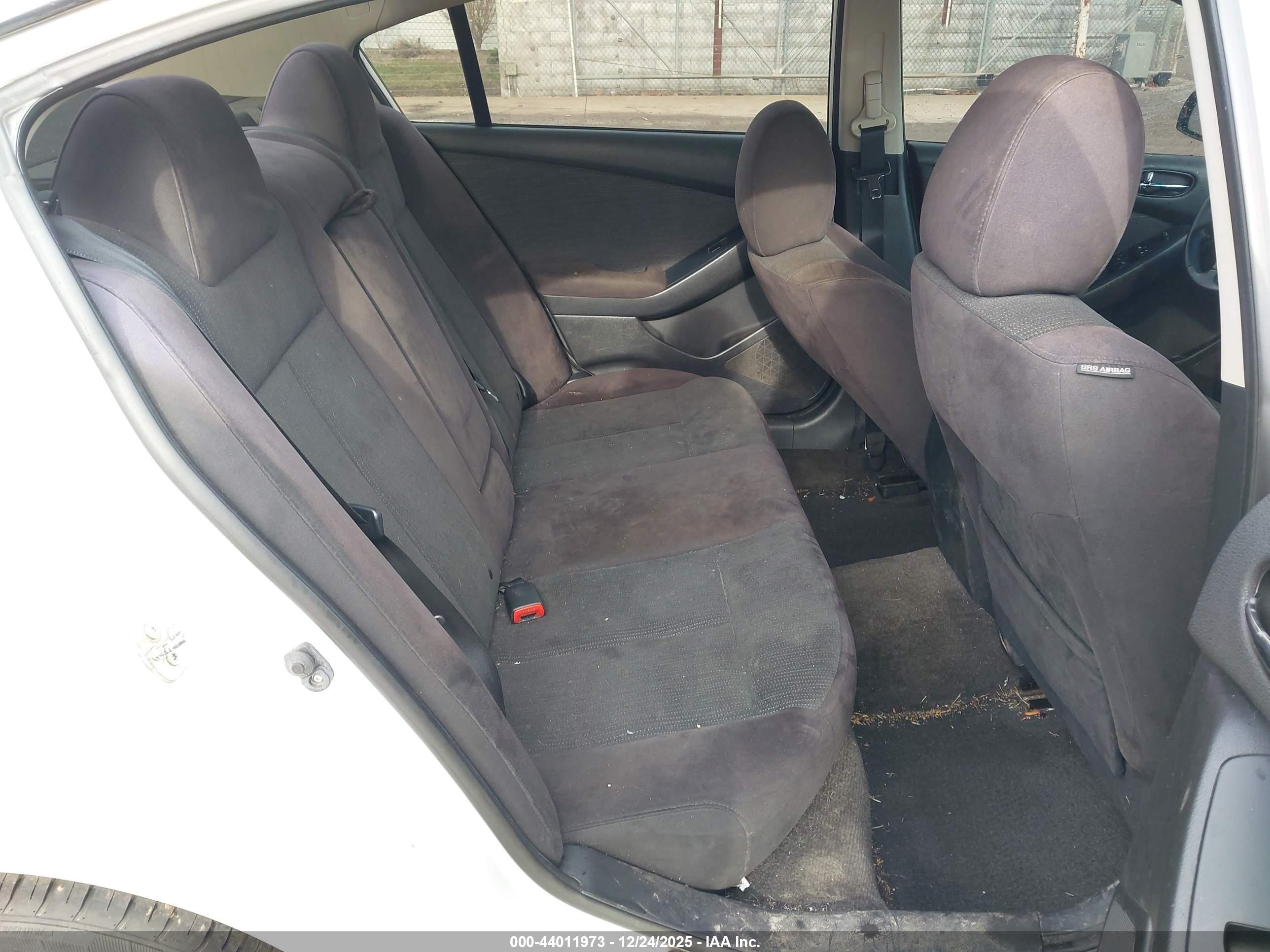 NISSAN ALTIMA image 8