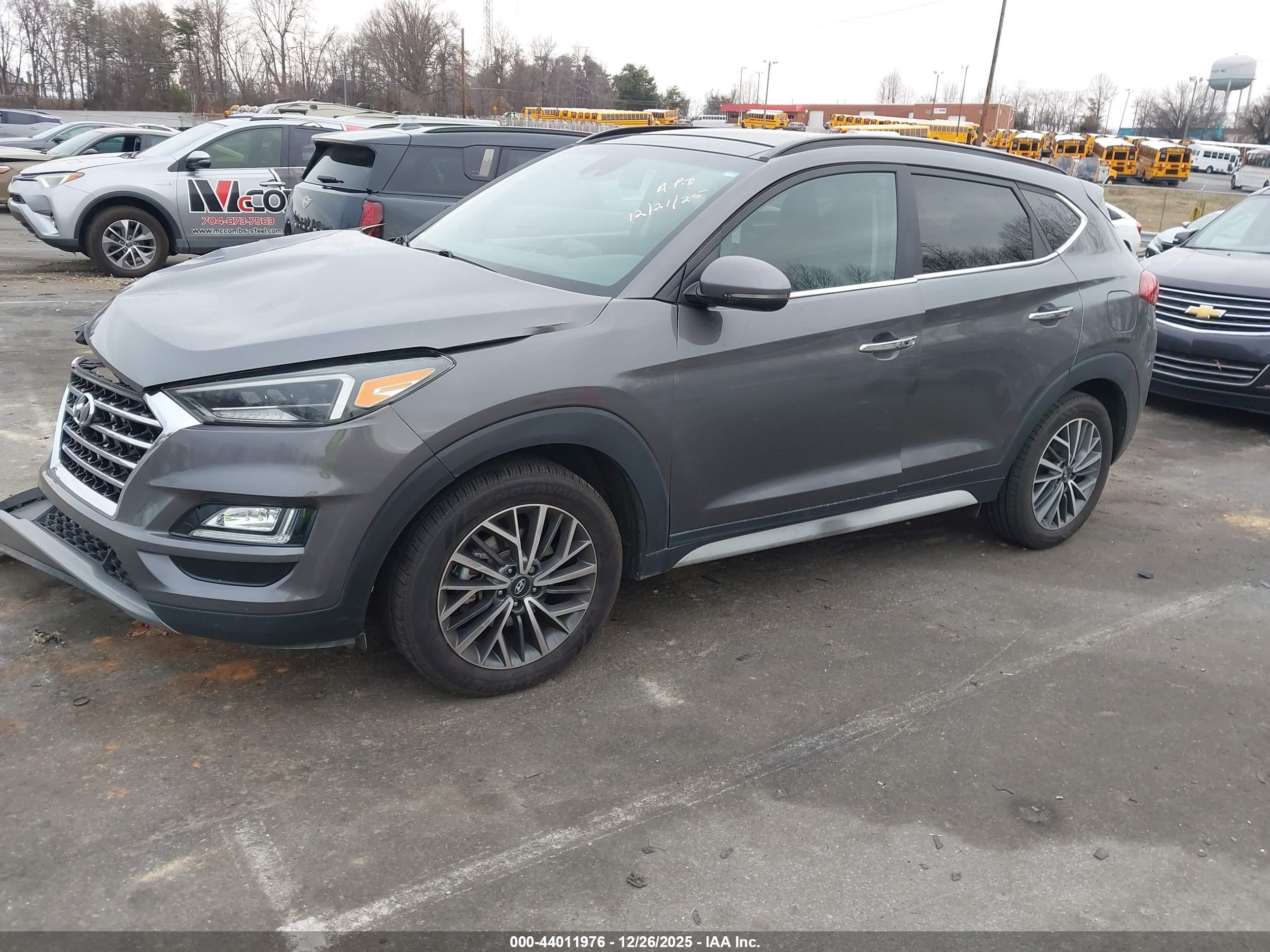 HYUNDAI TUCSON image 2