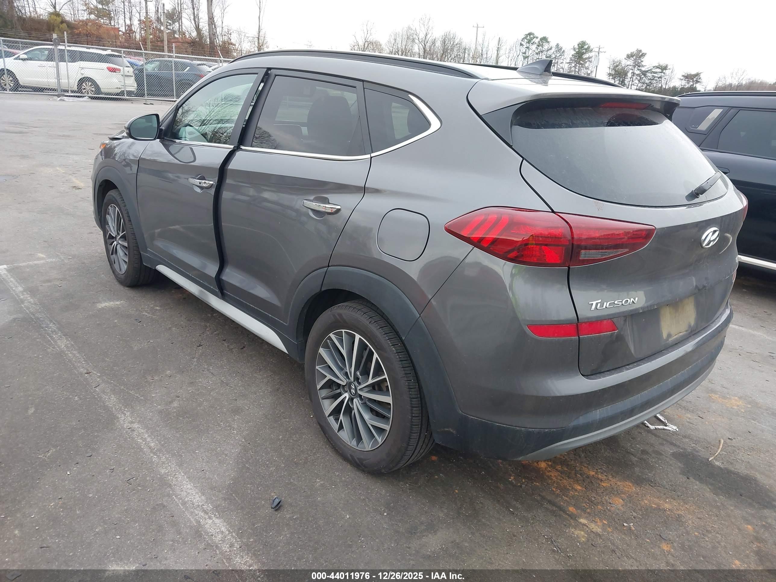 HYUNDAI TUCSON image 3