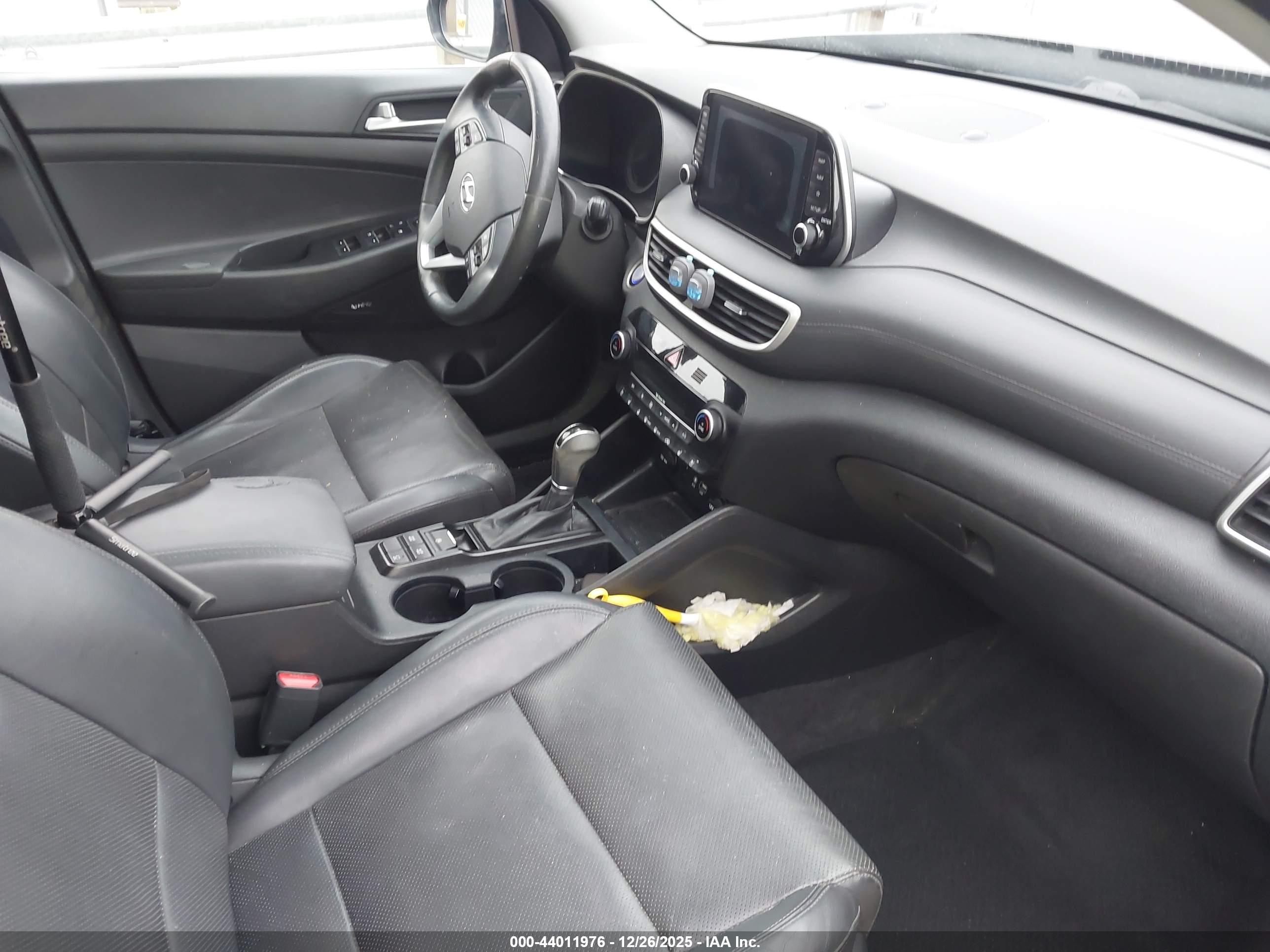 HYUNDAI TUCSON image 5