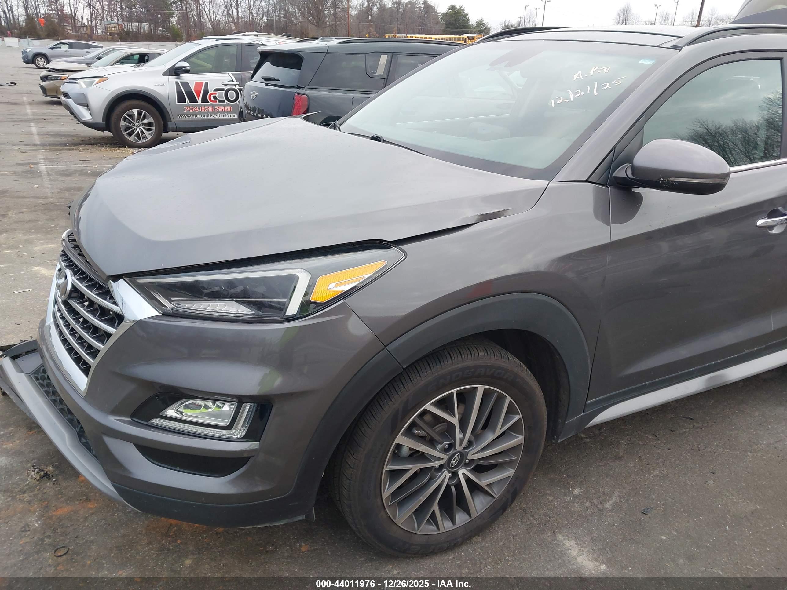 HYUNDAI TUCSON image 6