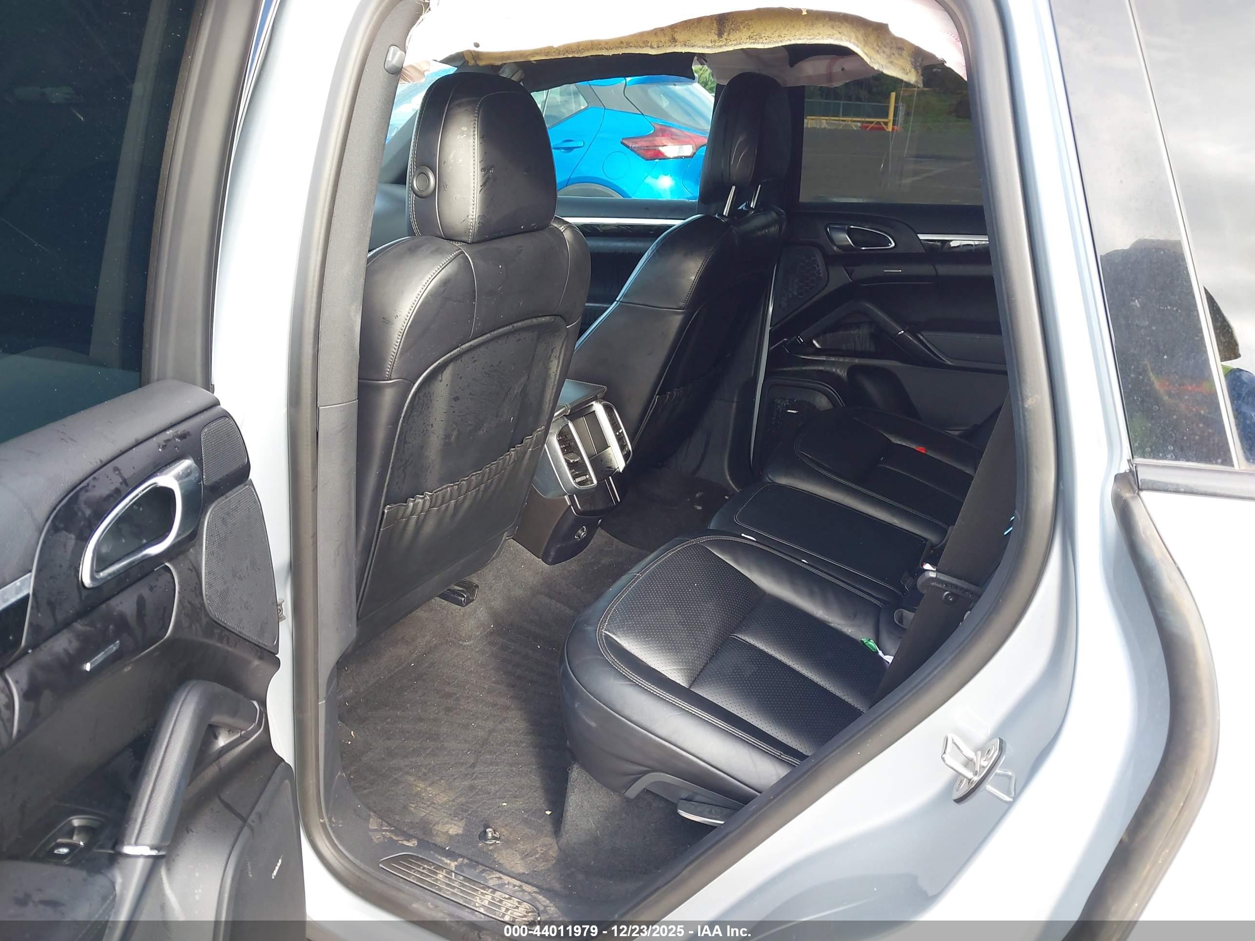 PORSCHE CAYENNE image 8