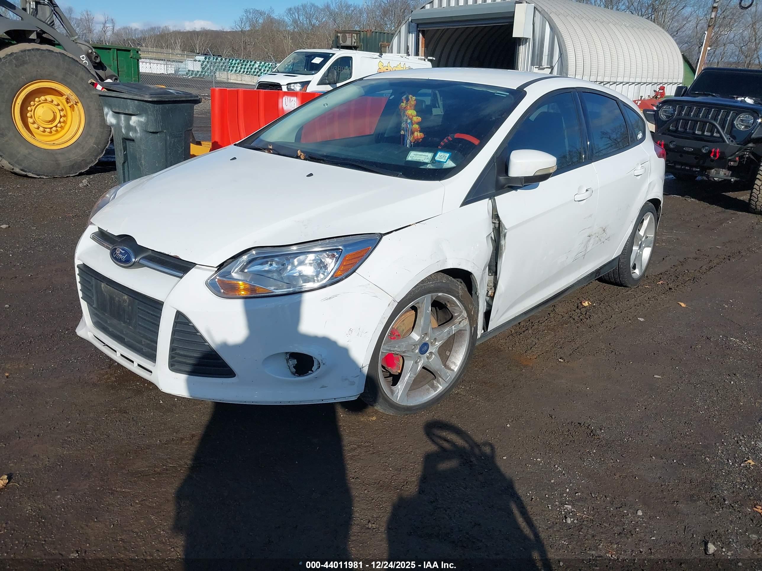 FORD FOCUS image 2
