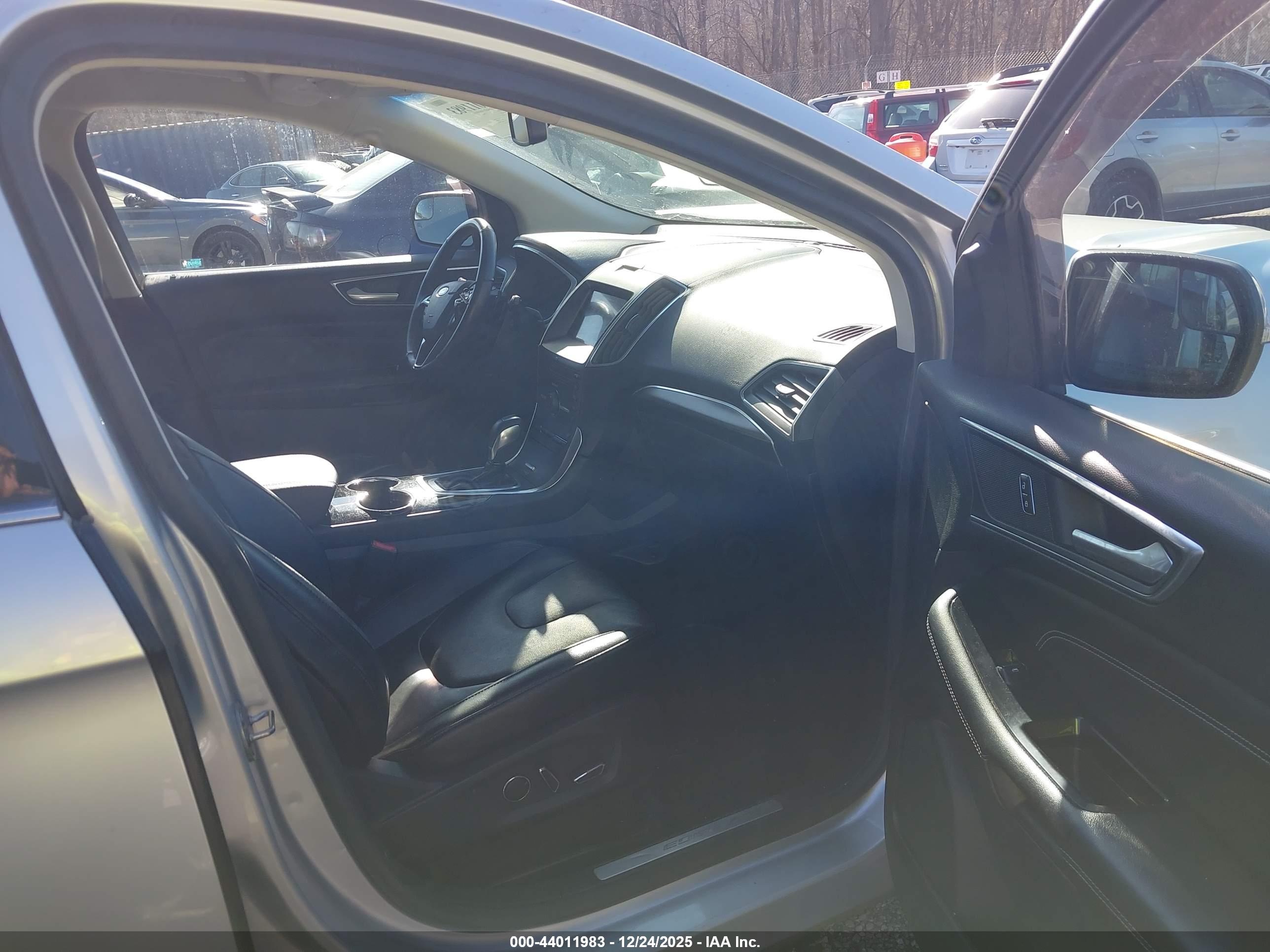 FORD EDGE image 5