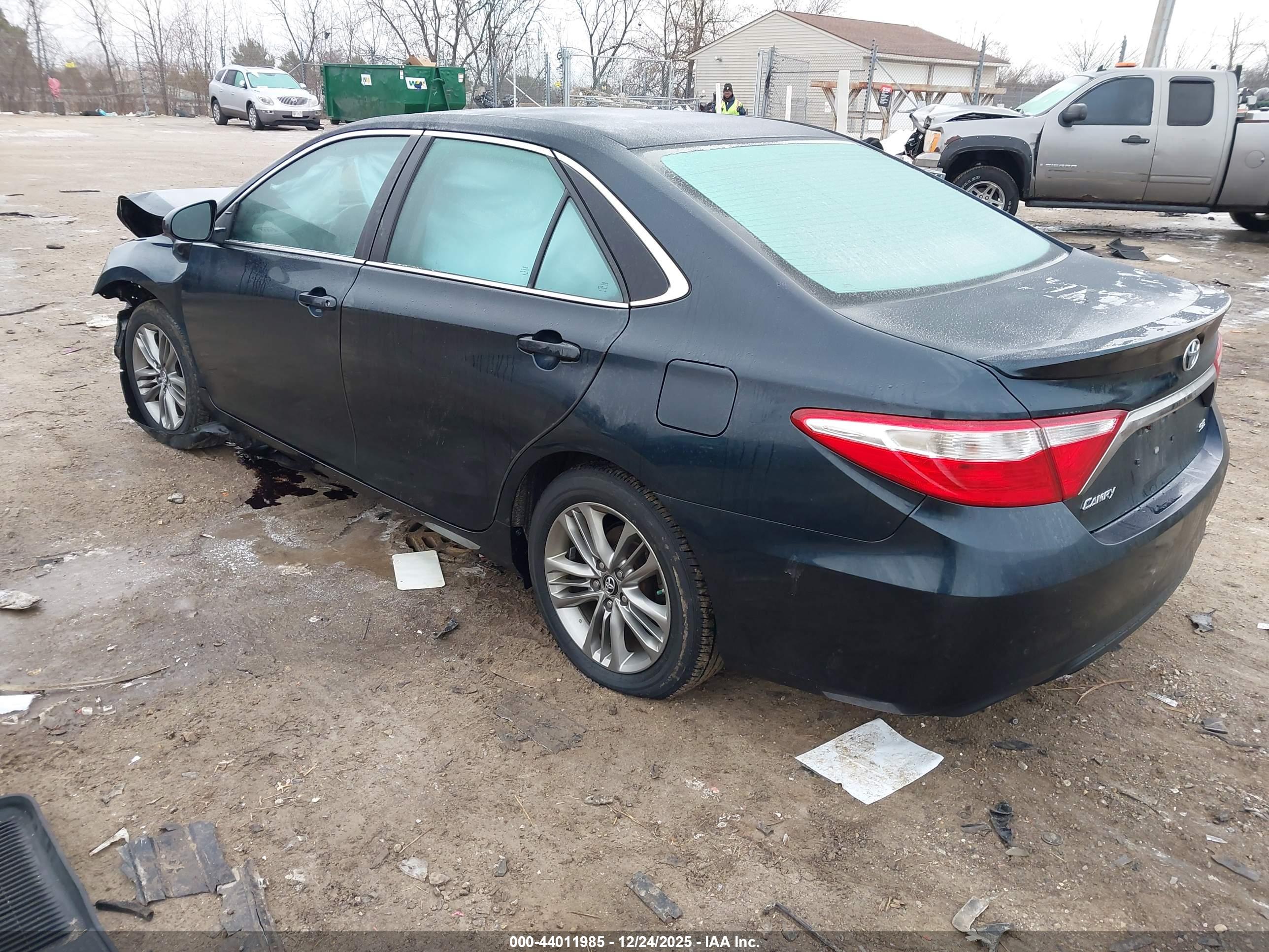 TOYOTA CAMRY image 3