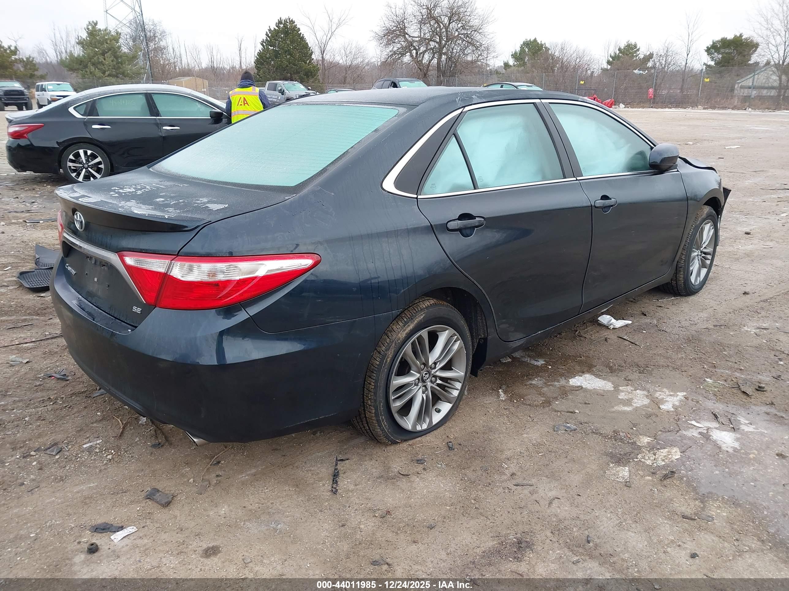 TOYOTA CAMRY image 4