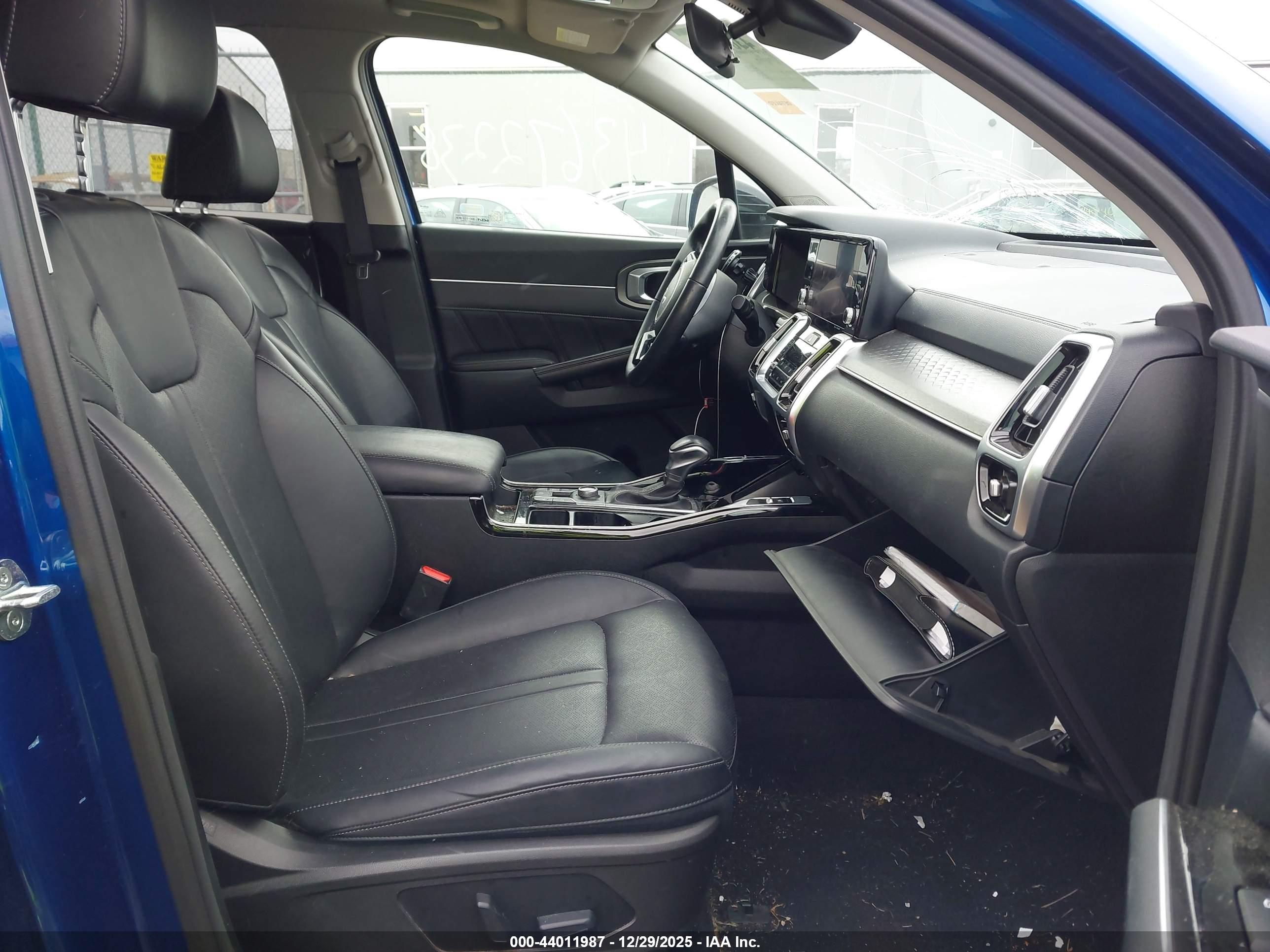 KIA SORENTO image 5