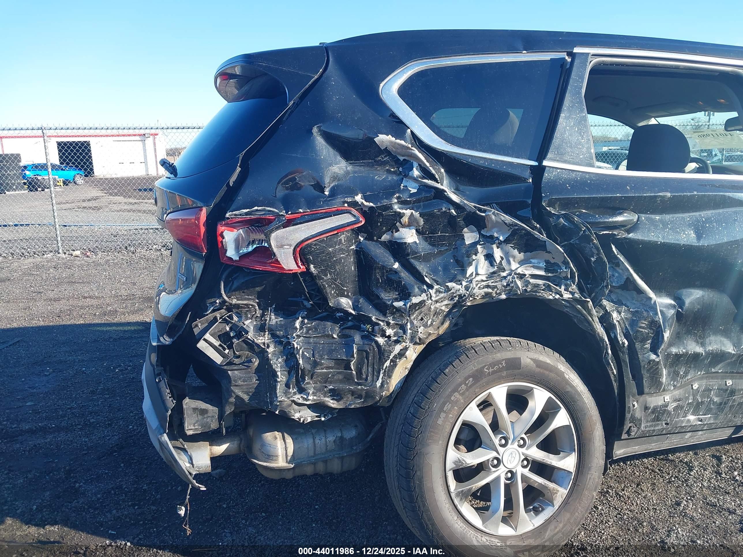 HYUNDAI SANTA image 6