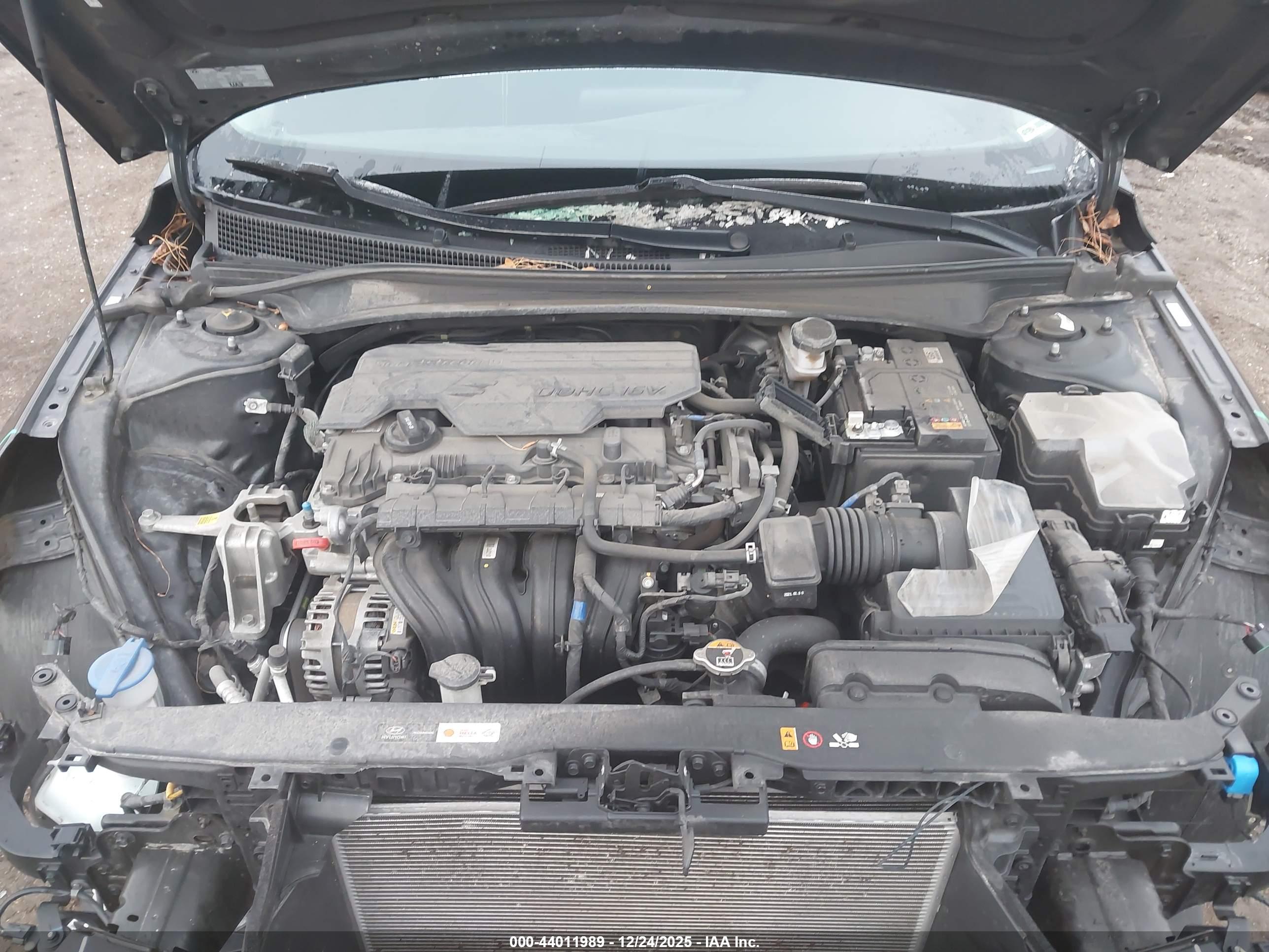 HYUNDAI ELANTRA image 10