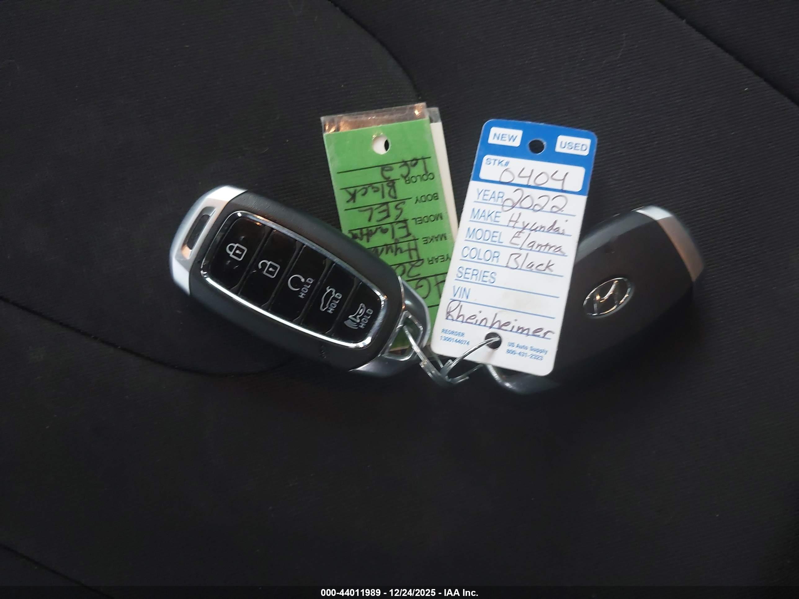 HYUNDAI ELANTRA image 11