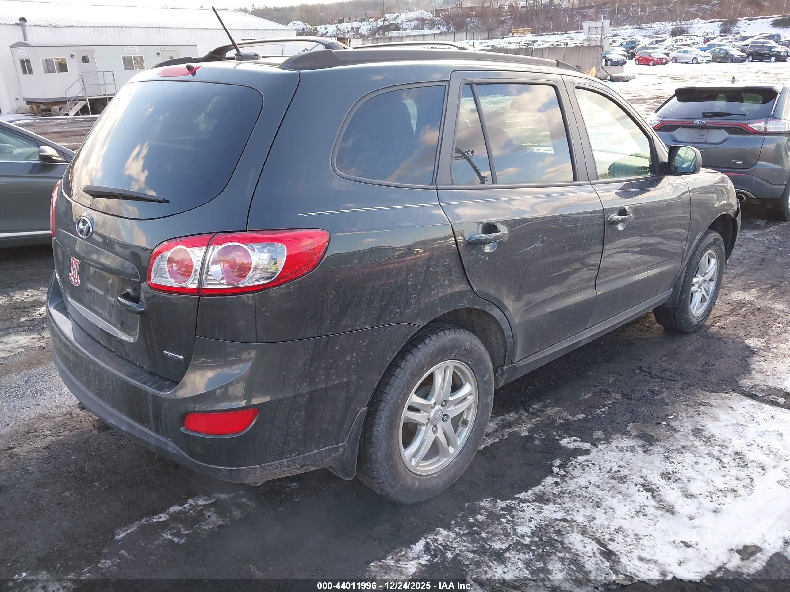 HYUNDAI SANTA image 4