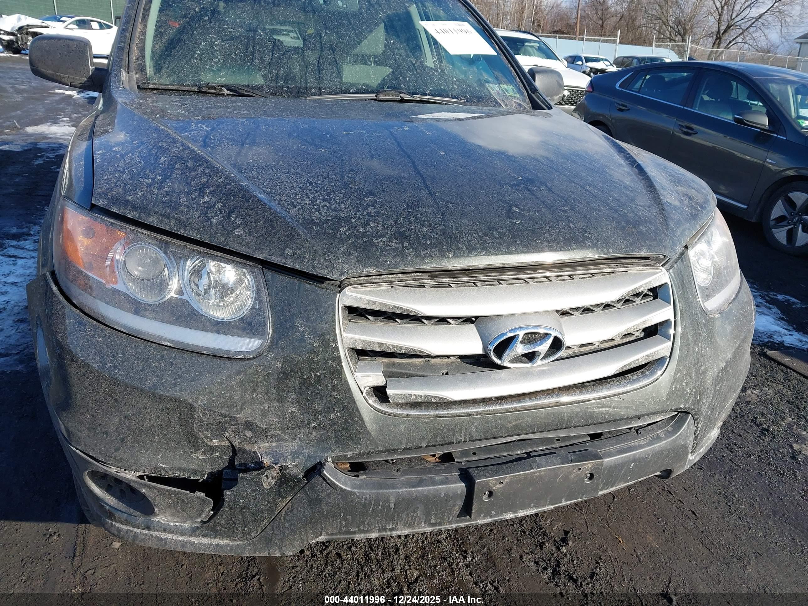 HYUNDAI SANTA image 6