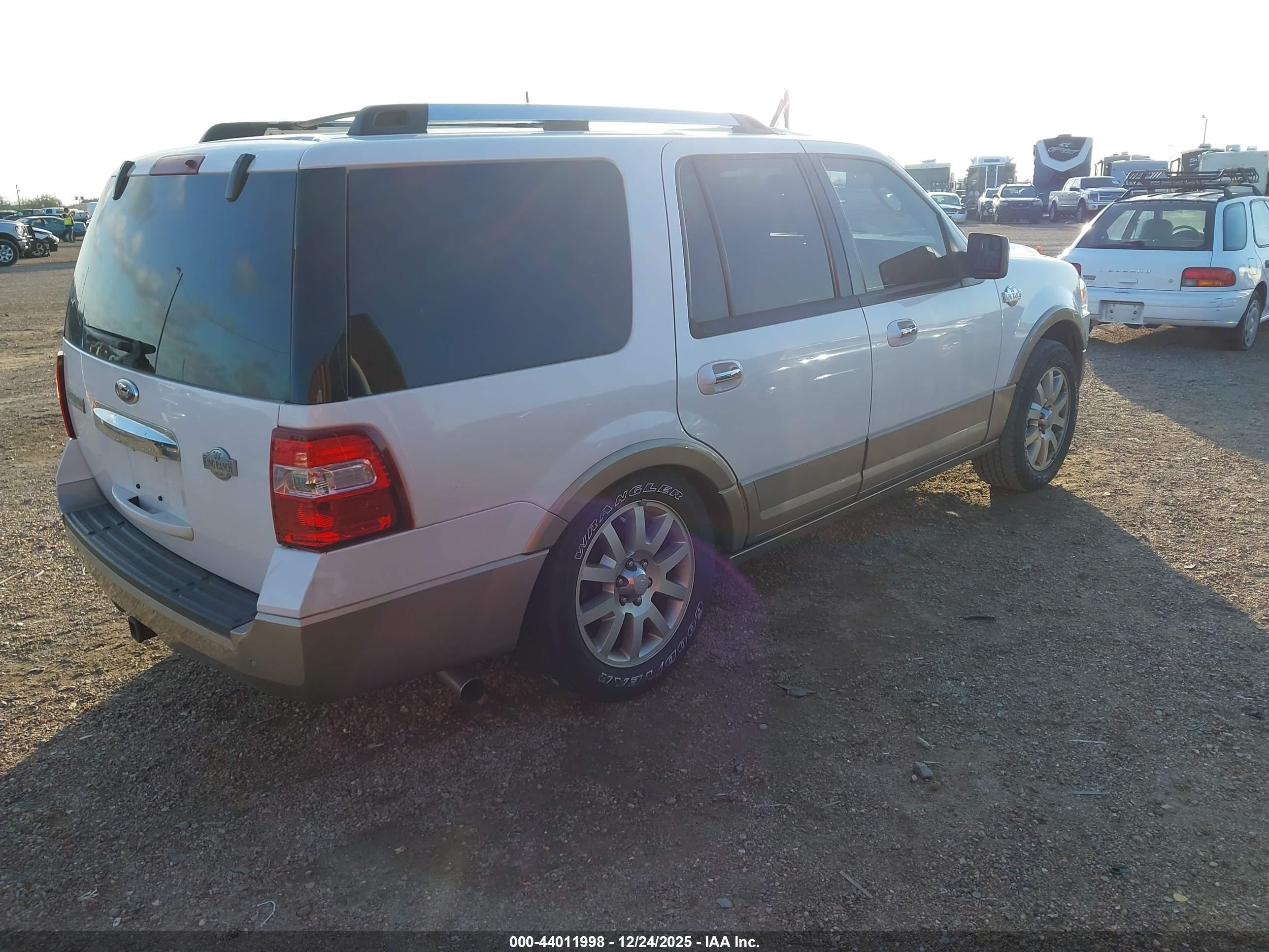 FORD EXPEDITION image 4