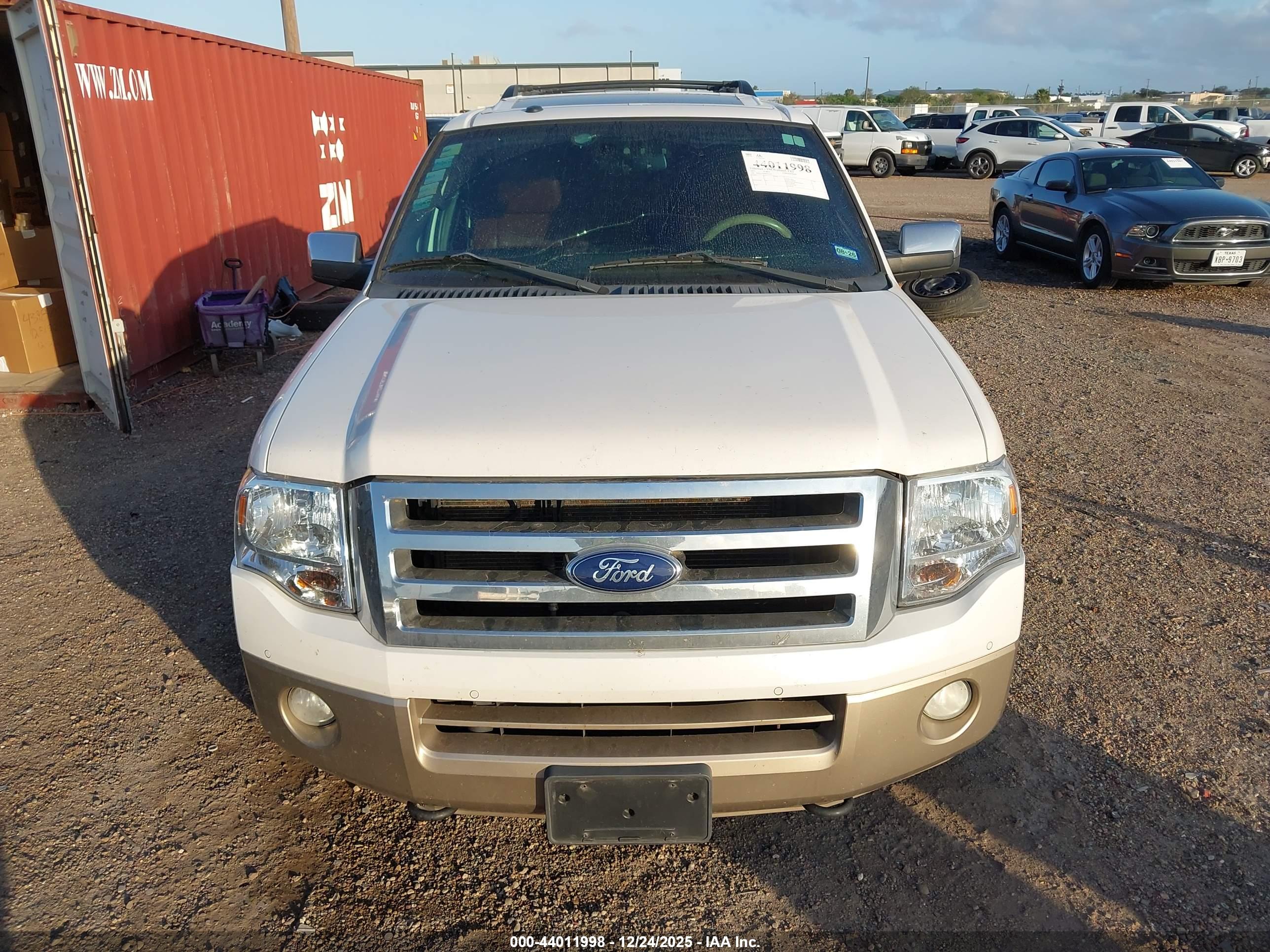 FORD EXPEDITION image 6