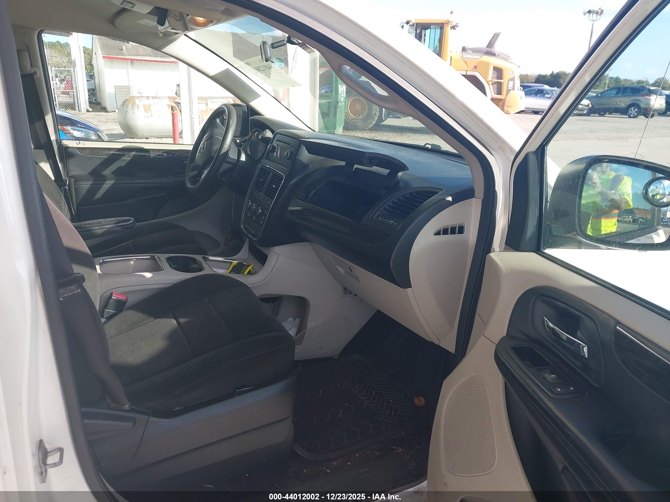 DODGE GRAND image 5