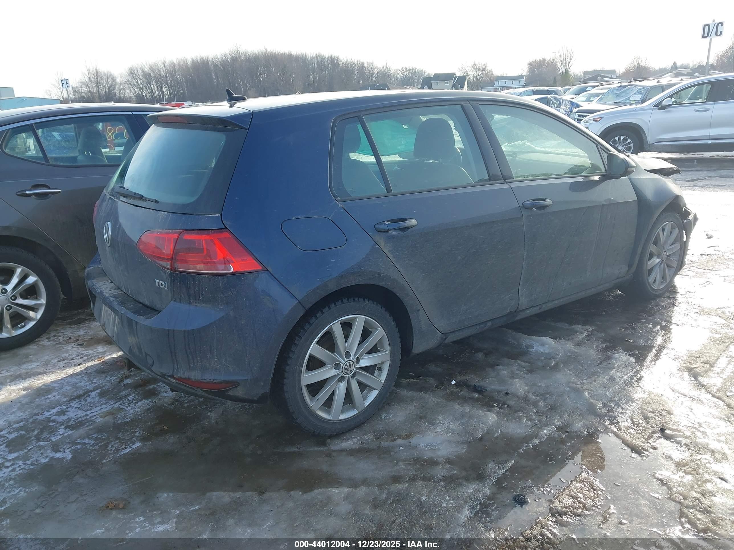 VOLKSWAGEN GOLF image 4