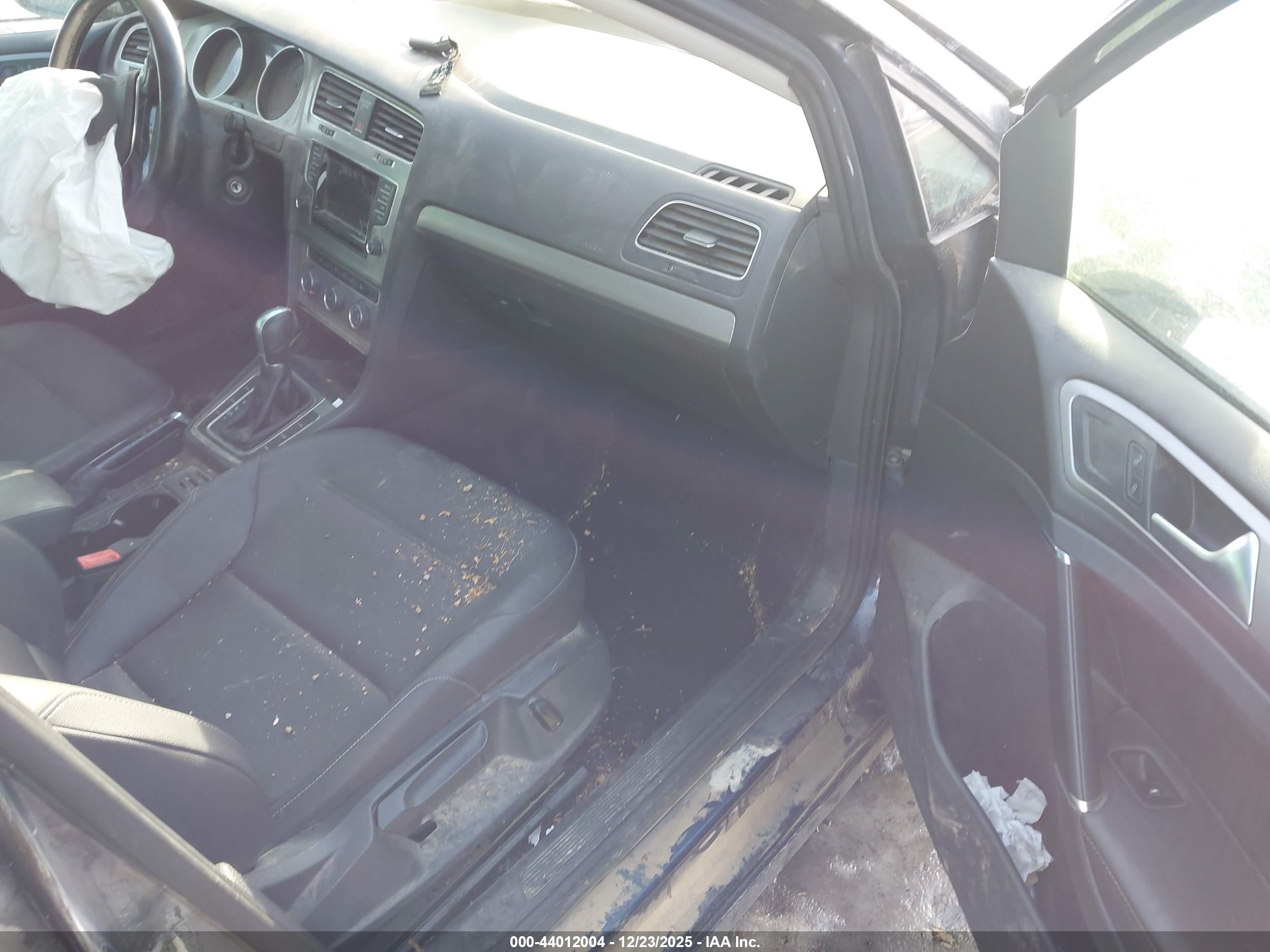 VOLKSWAGEN GOLF image 5