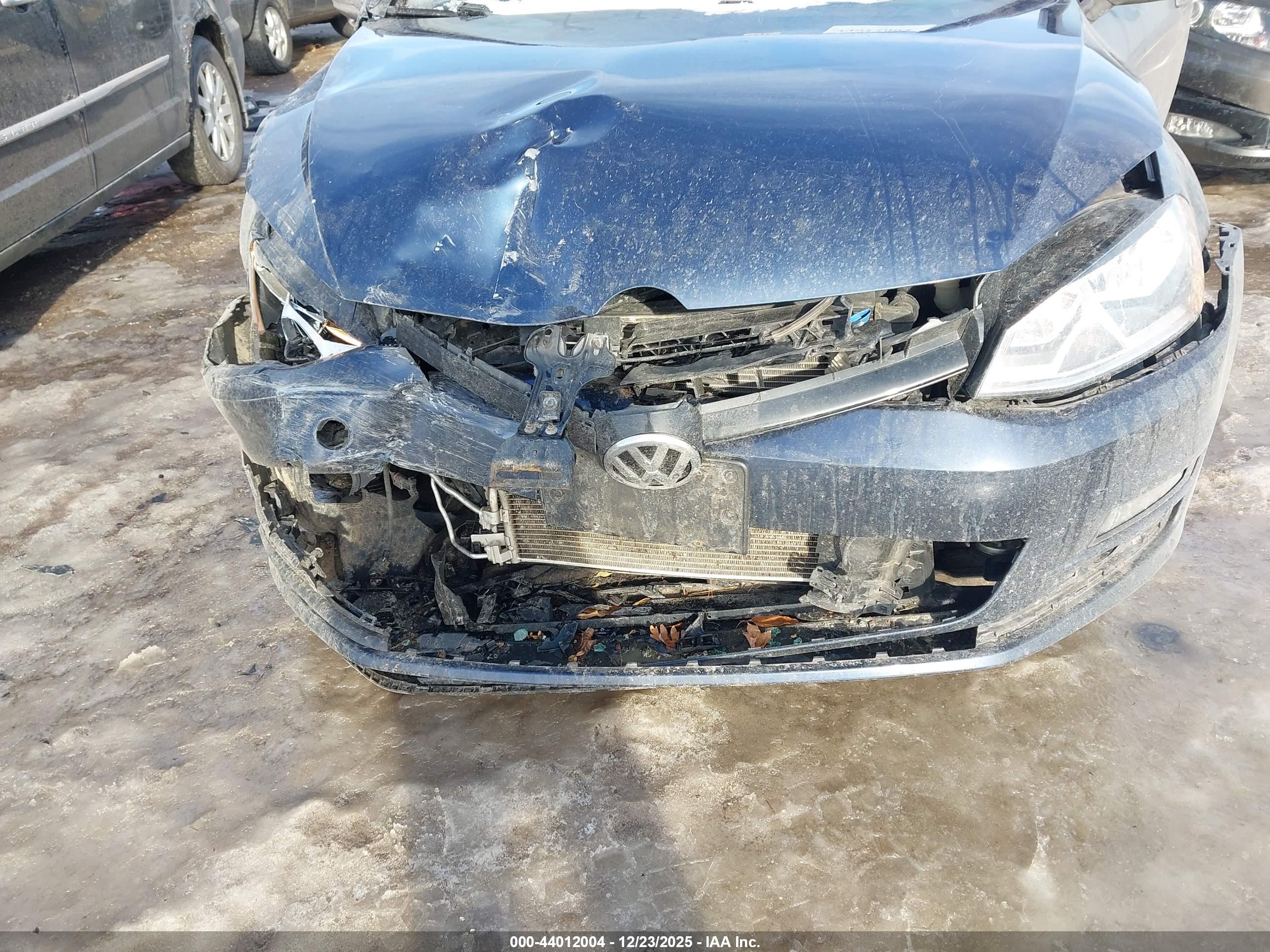 VOLKSWAGEN GOLF image 6