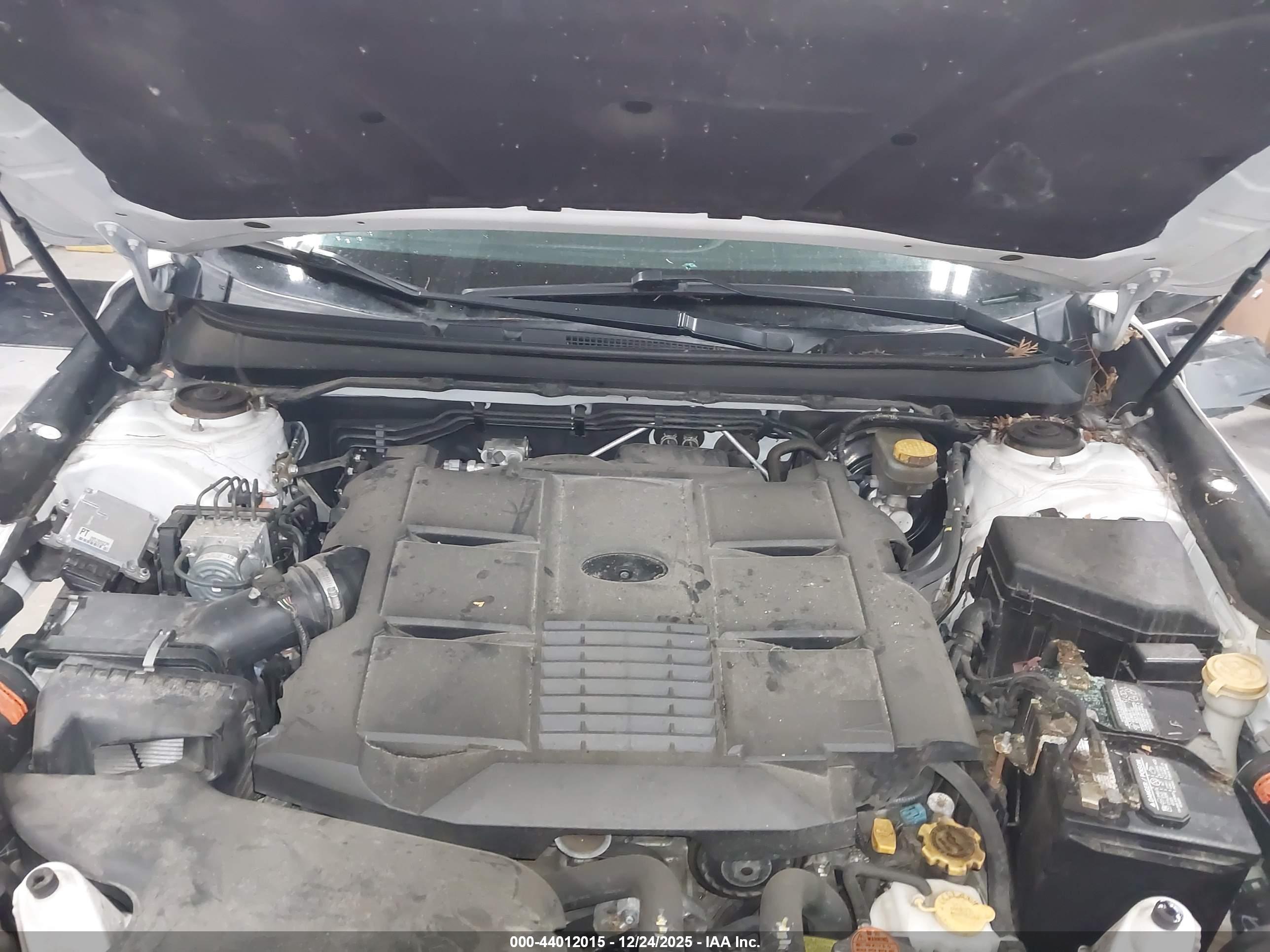 SUBARU OUTBACK image 10