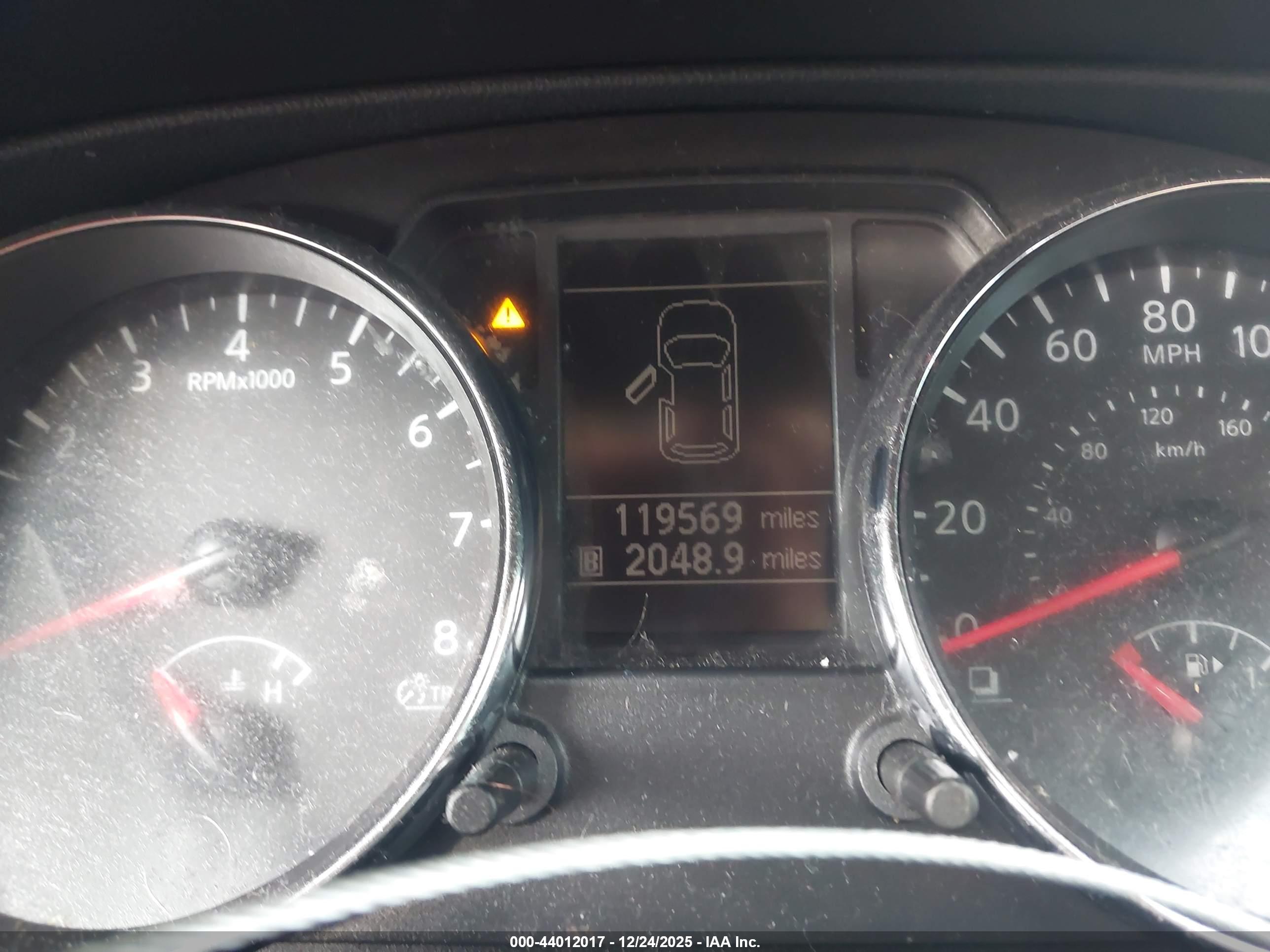 NISSAN ROGUE image 7