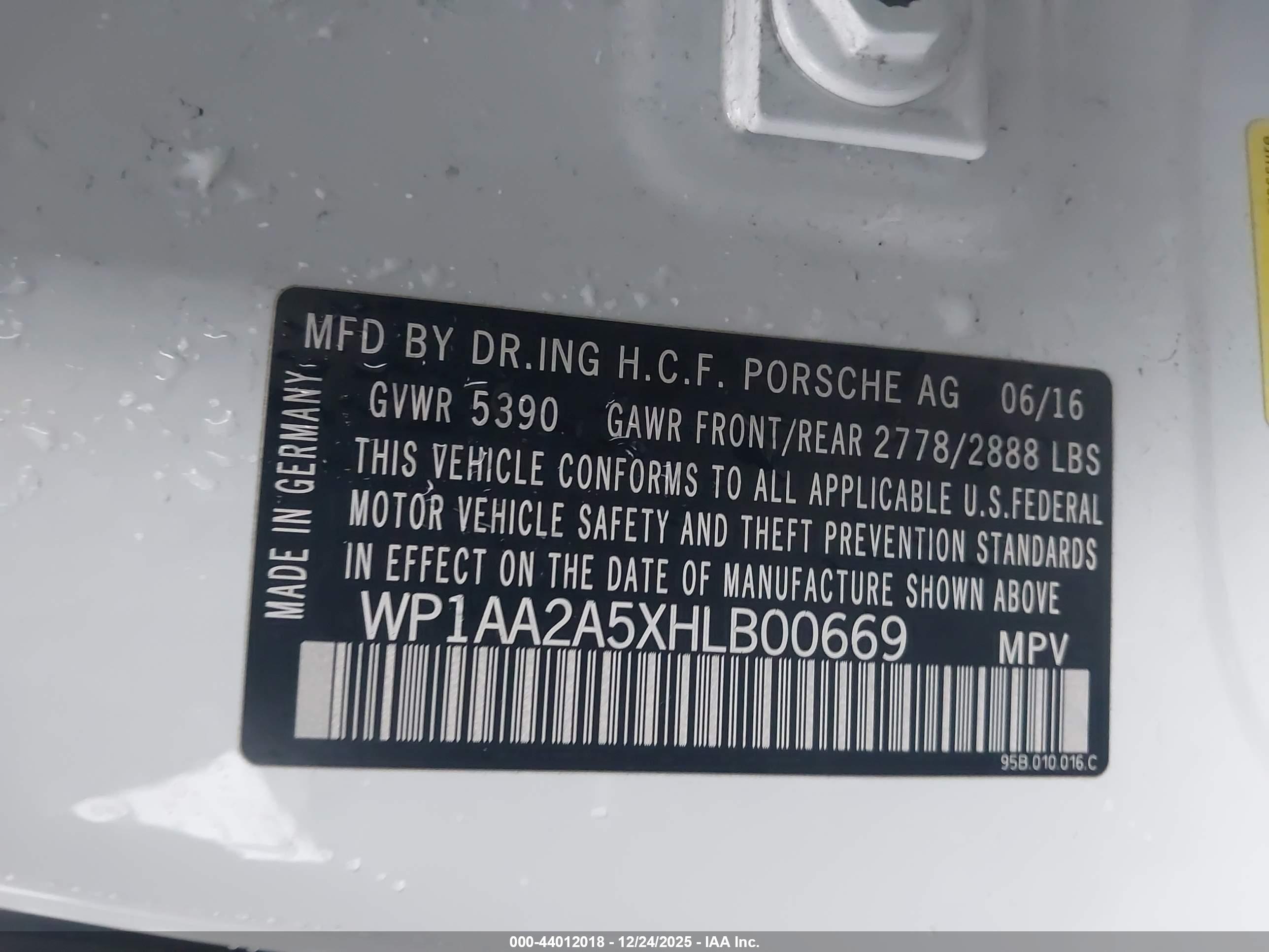 PORSCHE MACAN image 9