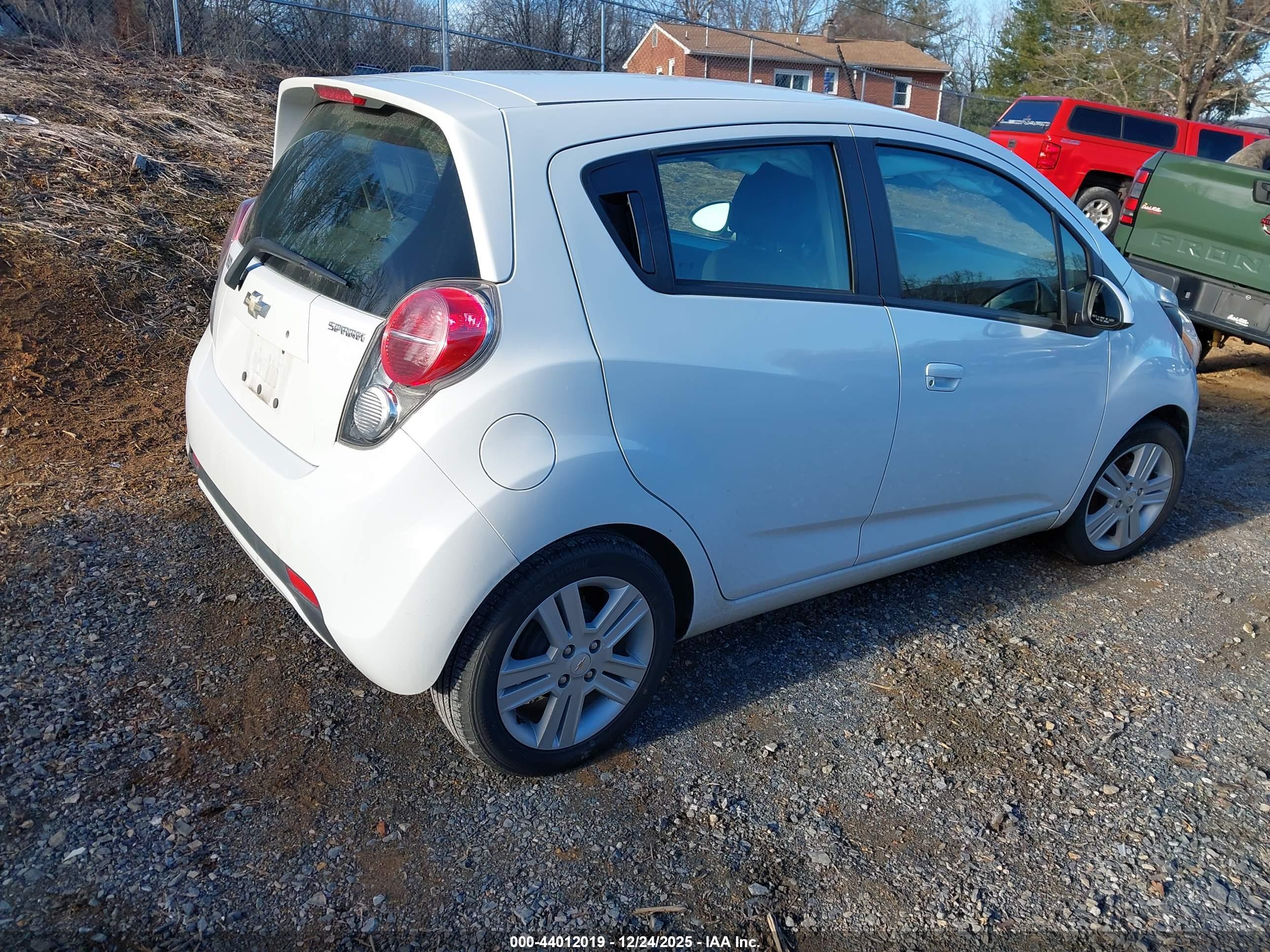 CHEVROLET SPARK image 4