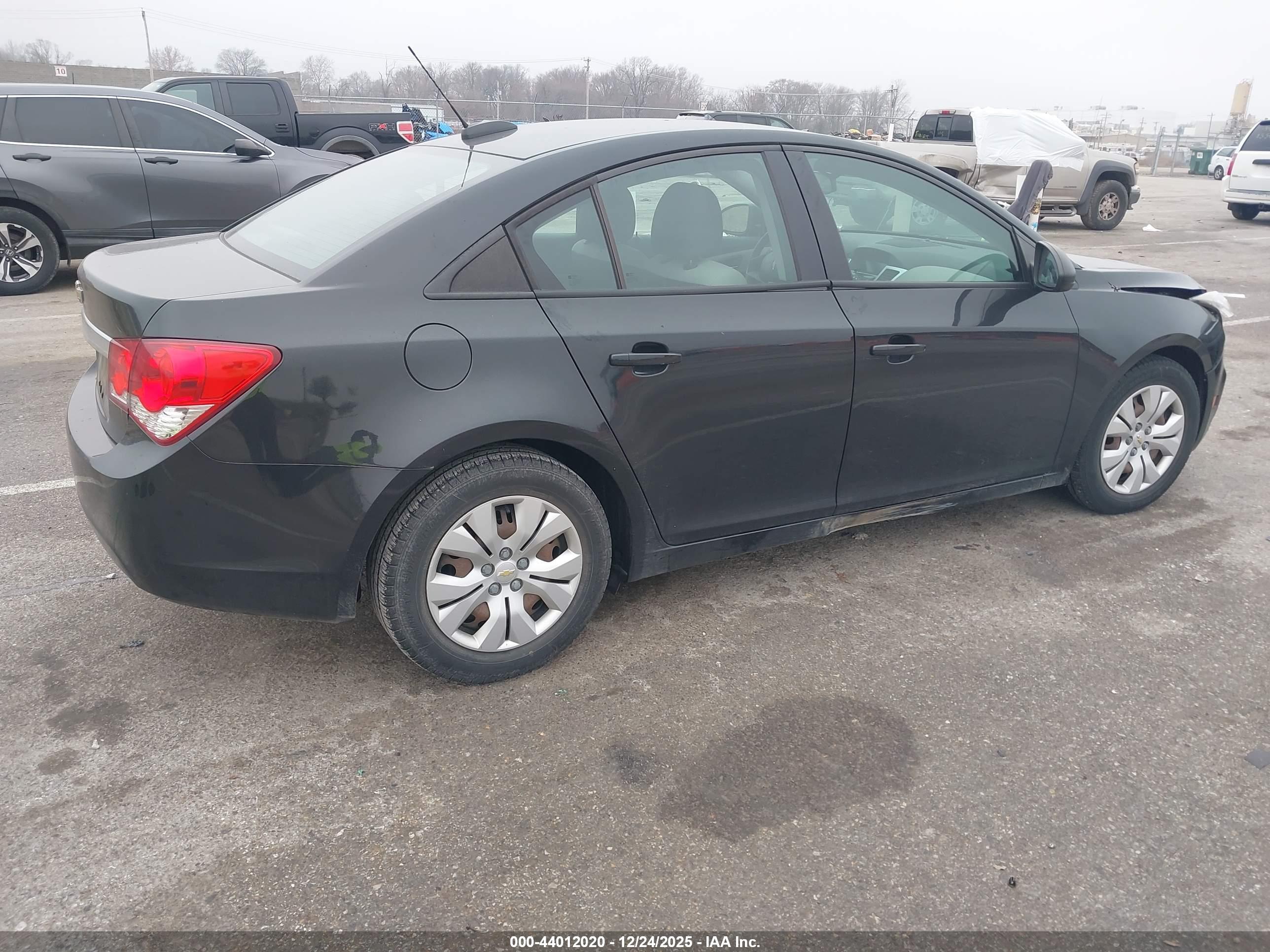 CHEVROLET CRUZE image 4